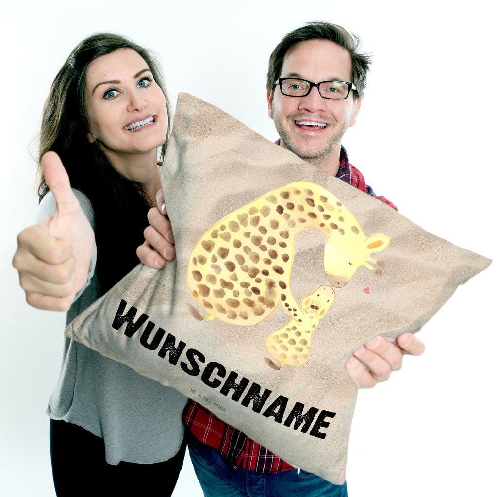 Personalisiertes Kissen Giraffe mit Kind Kissen, personalisiert, Name, Wunschname, bedrucken, Kopfkissen, Afrika, Wildtiere, Giraffe, Kind, Mutter, Mama, Tochter, Sohn, Lieblingsmensch