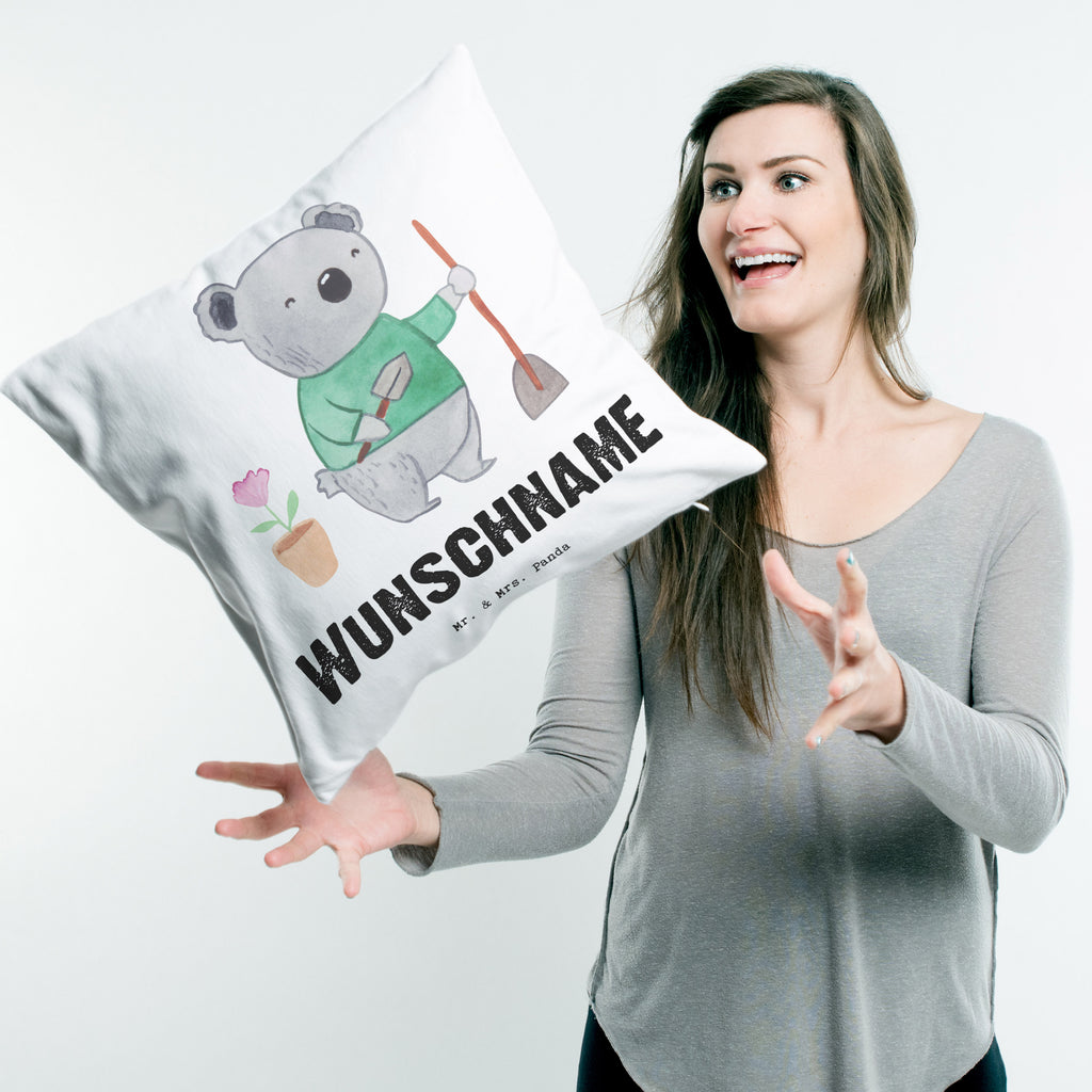 Personalisiertes Kissen Garten- und Landschaftsbauer mit Herz Kissen, personalisiert, Name, Wunschname, bedrucken, Kopfkissen, Beruf, Ausbildung, Jubiläum, Abschied, Rente, Kollege, Kollegin, Geschenk, Schenken, Arbeitskollege, Mitarbeiter, Firma, Danke, Dankeschön, Gärtner, Gartenplaner, Gärtnerei, Gartenbau, Hobbygärtner, Garten- und Landschaftsbauer