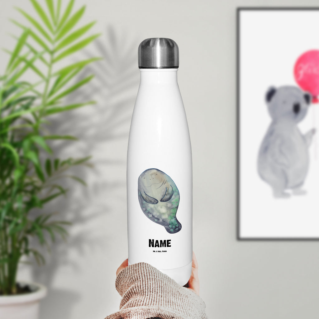 Personalisierte Thermosflasche Seekuh happy Personalisierte Isolierflasche, Personalisierte Thermoflasche, Personalisierte Trinkflasche, Trinkflasche Mit Namen, Wunschname, Bedrucken, Namensflasche, Meerestiere, Meer, Urlaub, Seekuh, Seekühe, Selbstliebe, Respekt, Neuanfang, Neustart, Achtsamkeit, Zufrieden, Liebeskummer, Freundin