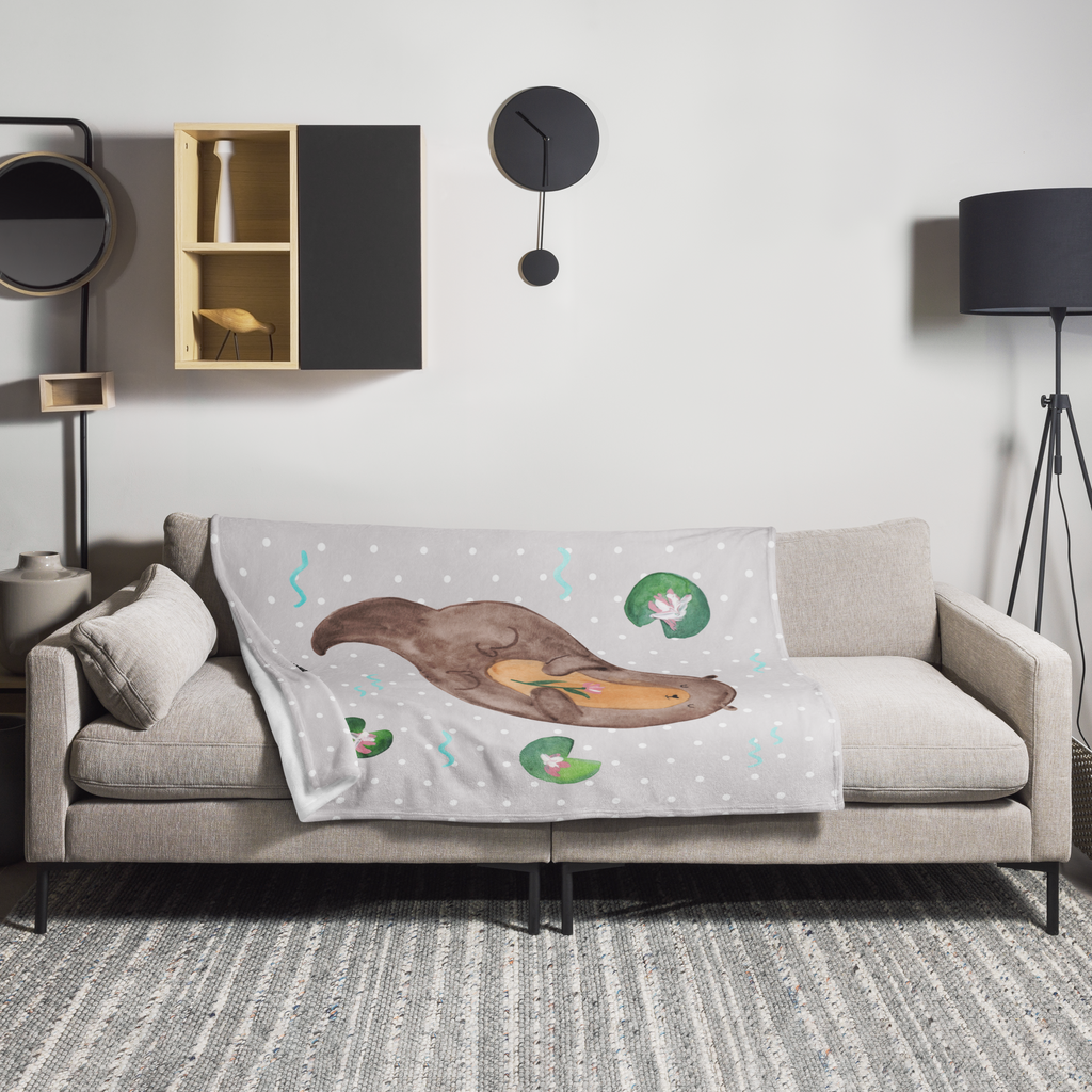 Kuscheldecke Otter mit Seerose Decke, Wohndecke, Tagesdecke, Wolldecke, Sofadecke, Otter, Fischotter, Seeotter, Otter Seeotter See Otter