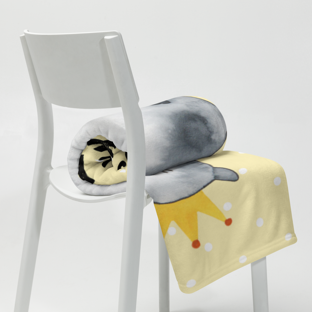 Kuscheldecke Katzen Koenig Decke, Wohndecke, Tagesdecke, Wolldecke, Sofadecke, Katze, Katzenmotiv, Katzenfan, Katzendeko, Katzenfreund, Katzenliebhaber, Katzenprodukte, Katzenartikel, Katzenaccessoires, Katzensouvenirs, Katzenliebhaberprodukte, Katzenmotive, Katzen, Kater, Mietze, Cat, Cats, Katzenhalter, Katzenbesitzerin, Haustier, König, Königin, Queen, Familie, Mietzhaus, Wohnung, erste eigenen Wohnung, Umzug, Einzug