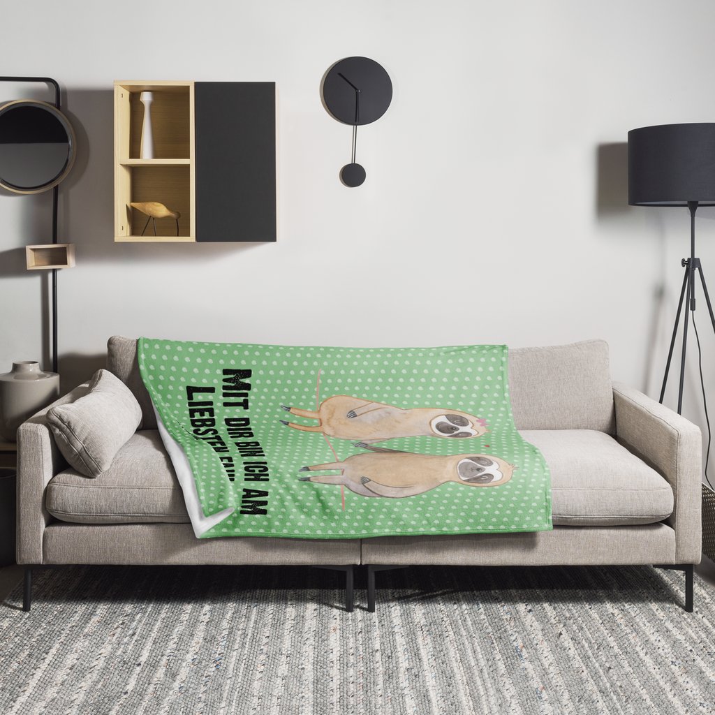 Kuscheldecke Faultier Pärchen Decke, Wohndecke, Tagesdecke, Wolldecke, Sofadecke, Faultier, Faultier Geschenk, Faultier Deko, Faultiere, faul, Lieblingstier, Liebe, Liebespaar, Faultierliebe, Faultierpärchen, verliebt, verlobt, gemeinsam, relaxen, Pärchen, Beziehung, Langsamkeit