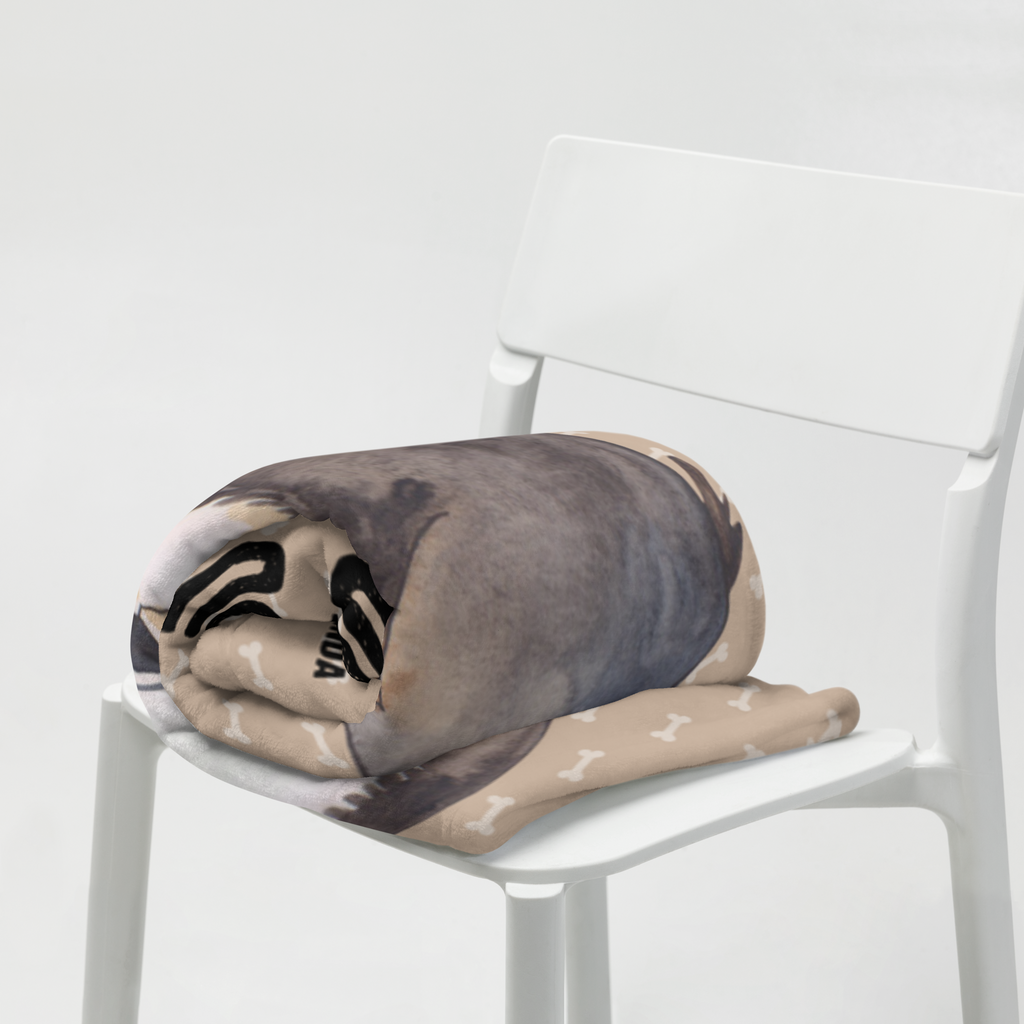 Kuscheldecke Hund entspannt Decke, Wohndecke, Tagesdecke, Wolldecke, Sofadecke, Hund, Hundemotiv, Haustier, Hunderasse, Tierliebhaber, Hundebesitzer, Sprüche, schwarzer Hund, Hundeliebe, Liebe, Hundeglück