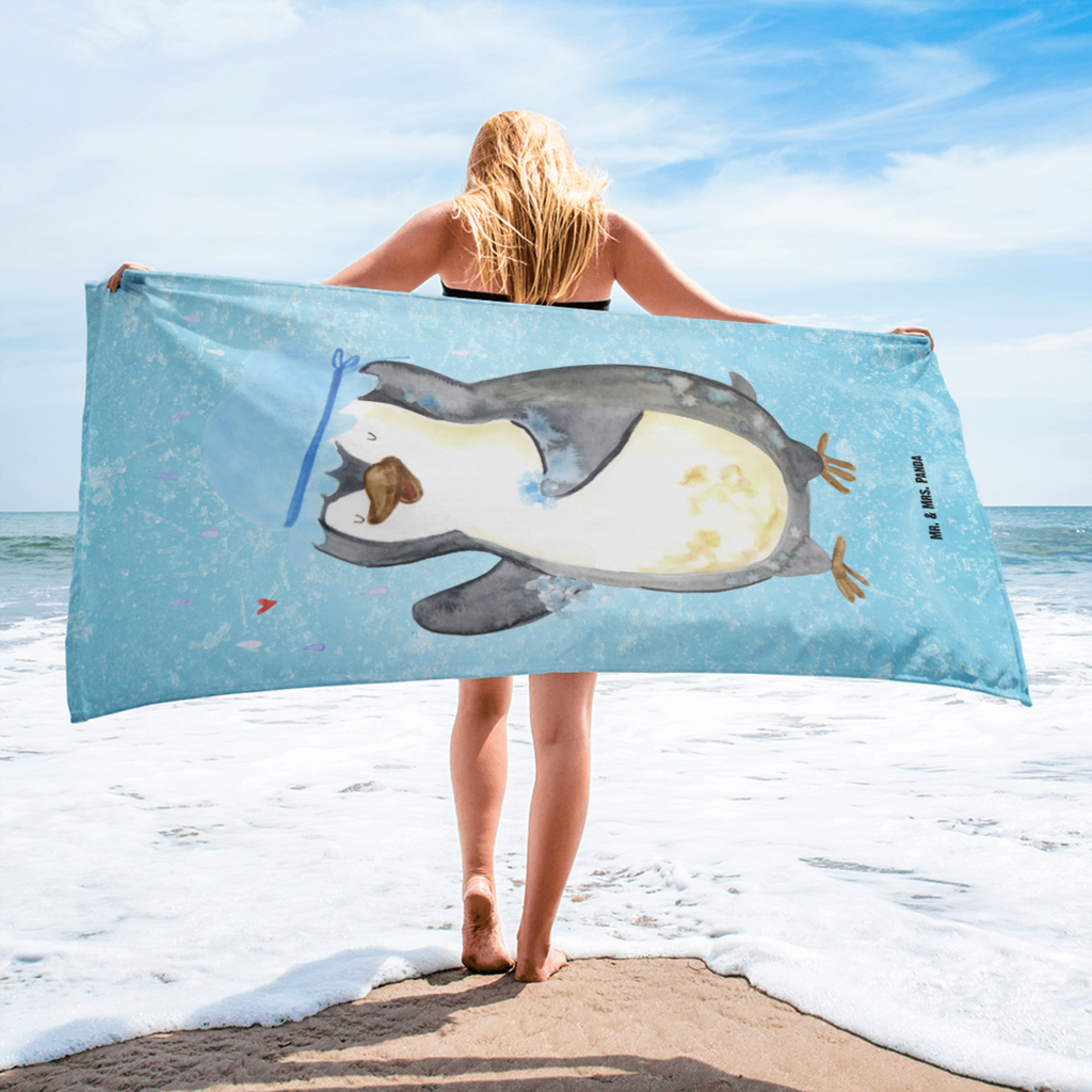 XL Badehandtuch Pinguin duscht Handtuch, Badetuch, Duschtuch, Strandtuch, Saunatuch, Pinguin, Pinguine, Dusche, duschen, Lebensmotto, Motivation, Neustart, Neuanfang, glücklich sein