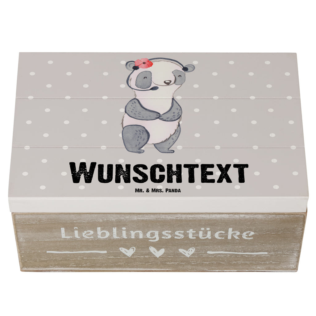 Personalisierte Holzkiste Panda Beste Arbeitskollegin der Welt Holzkiste mit Namen, Kiste mit Namen, Schatzkiste mit Namen, Truhe mit Namen, Schatulle mit Namen, Erinnerungsbox mit Namen, Erinnerungskiste, mit Namen, Dekokiste mit Namen, Aufbewahrungsbox mit Namen, Holzkiste Personalisiert, Kiste Personalisiert, Schatzkiste Personalisiert, Truhe Personalisiert, Schatulle Personalisiert, Erinnerungsbox Personalisiert, Erinnerungskiste Personalisiert, Dekokiste Personalisiert, Aufbewahrungsbox Personalisiert, für, Dankeschön, Geschenk, Schenken, Geburtstag, Geburtstagsgeschenk, Geschenkidee, Danke, Bedanken, Mitbringsel, Freude machen, Geschenktipp, Arbeitskollegin, Kollegin, Freundin, Büro, Abschiedsgeschenk, Ruhestand, Arbeit, Mitarbeiterin, Berufsgenossin, Beruf