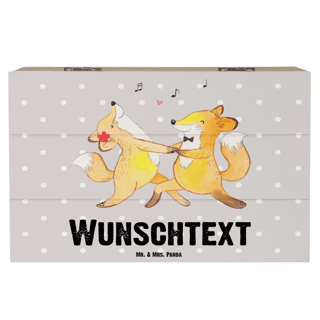 Personalisierte Holzkiste Fuchs Beste Eltern der Welt Holzkiste mit Namen, Kiste mit Namen, Schatzkiste mit Namen, Truhe mit Namen, Schatulle mit Namen, Erinnerungsbox mit Namen, Erinnerungskiste, mit Namen, Dekokiste mit Namen, Aufbewahrungsbox mit Namen, Holzkiste Personalisiert, Kiste Personalisiert, Schatzkiste Personalisiert, Truhe Personalisiert, Schatulle Personalisiert, Erinnerungsbox Personalisiert, Erinnerungskiste Personalisiert, Dekokiste Personalisiert, Aufbewahrungsbox Personalisiert, für, Dankeschön, Geschenk, Schenken, Geburtstag, Geburtstagsgeschenk, Geschenkidee, Danke, Bedanken, Mitbringsel, Freude machen, Geschenktipp, Eltern, Mama, Papa, Erzeuger, Mami, Papi, Familie, Elternpaar, Mama und Papa