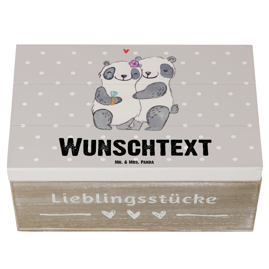 Personalisierte Holzkiste Panda Beste Verlobte der Welt Holzkiste mit Namen, Kiste mit Namen, Schatzkiste mit Namen, Truhe mit Namen, Schatulle mit Namen, Erinnerungsbox mit Namen, Erinnerungskiste, mit Namen, Dekokiste mit Namen, Aufbewahrungsbox mit Namen, Holzkiste Personalisiert, Kiste Personalisiert, Schatzkiste Personalisiert, Truhe Personalisiert, Schatulle Personalisiert, Erinnerungsbox Personalisiert, Erinnerungskiste Personalisiert, Dekokiste Personalisiert, Aufbewahrungsbox Personalisiert, für, Dankeschön, Geschenk, Schenken, Geburtstag, Geburtstagsgeschenk, Geschenkidee, Danke, Bedanken, Mitbringsel, Freude machen, Geschenktipp, Verlobte, Verloben, Verlobung, Traumfrau, Frau, Freundin, Ehefrau, Zukünftige, Hochzeit, Ehe