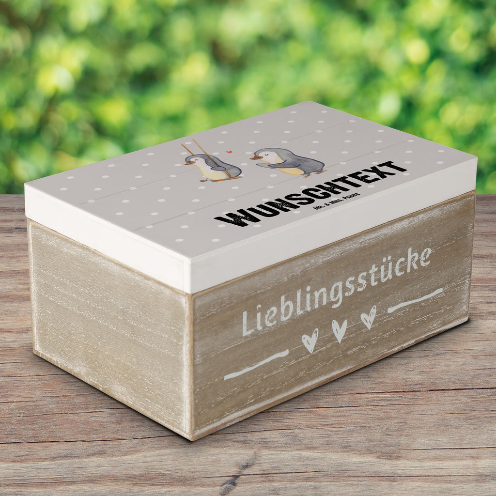 Personalisierte Holzkiste Pinguin Beste Patentante der Welt Holzkiste mit Namen, Kiste mit Namen, Schatzkiste mit Namen, Truhe mit Namen, Schatulle mit Namen, Erinnerungsbox mit Namen, Erinnerungskiste, mit Namen, Dekokiste mit Namen, Aufbewahrungsbox mit Namen, Holzkiste Personalisiert, Kiste Personalisiert, Schatzkiste Personalisiert, Truhe Personalisiert, Schatulle Personalisiert, Erinnerungsbox Personalisiert, Erinnerungskiste Personalisiert, Dekokiste Personalisiert, Aufbewahrungsbox Personalisiert, für, Dankeschön, Geschenk, Schenken, Geburtstag, Geburtstagsgeschenk, Geschenkidee, Danke, Bedanken, Mitbringsel, Freude machen, Geschenktipp, Patentante, Paten Tante, Lieblingstante, Taufpartner, Taufe, Familie, Kleinigkeit, Nichte, Neffe