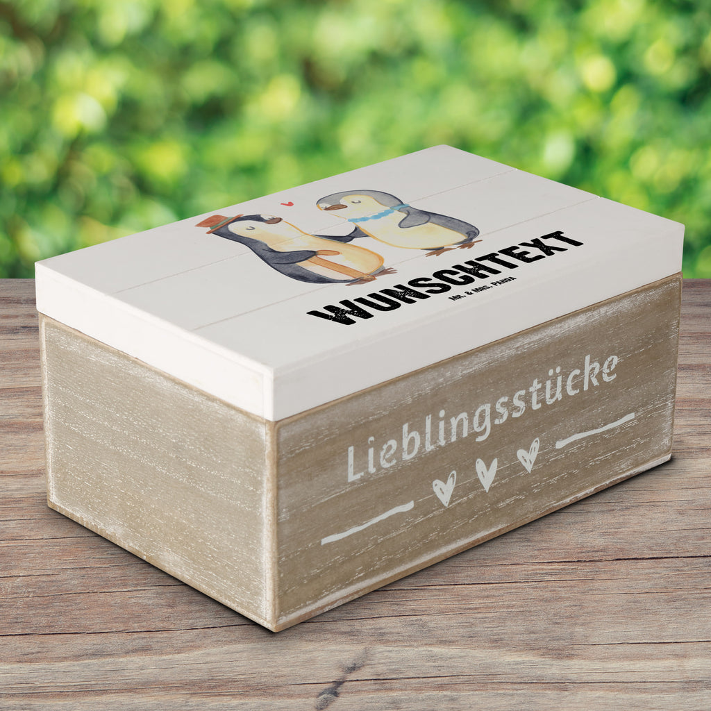 Personalisierte Holzkiste Pinguin Beste Urgroßeltern der Welt Holzkiste mit Namen, Kiste mit Namen, Schatzkiste mit Namen, Truhe mit Namen, Schatulle mit Namen, Erinnerungsbox mit Namen, Erinnerungskiste, mit Namen, Dekokiste mit Namen, Aufbewahrungsbox mit Namen, Holzkiste Personalisiert, Kiste Personalisiert, Schatzkiste Personalisiert, Truhe Personalisiert, Schatulle Personalisiert, Erinnerungsbox Personalisiert, Erinnerungskiste Personalisiert, Dekokiste Personalisiert, Aufbewahrungsbox Personalisiert, für, Dankeschön, Geschenk, Schenken, Geburtstag, Geburtstagsgeschenk, Geschenkidee, Danke, Bedanken, Mitbringsel, Freude machen, Geschenktipp, Urgroßeltern, Urgrosseltern, Uhrgroßeltern, Uhroma, Uhropa, Uropa, Ur, Uroma, Großeltern, Großmutter, Großvater, Opa, Omi, Oma, Opi. Großpapa, Großmama, Enkel, Enkelin, Enkelkind, Kleinigkeit, Omma, Ommi, Oppa, Oppi, Bester