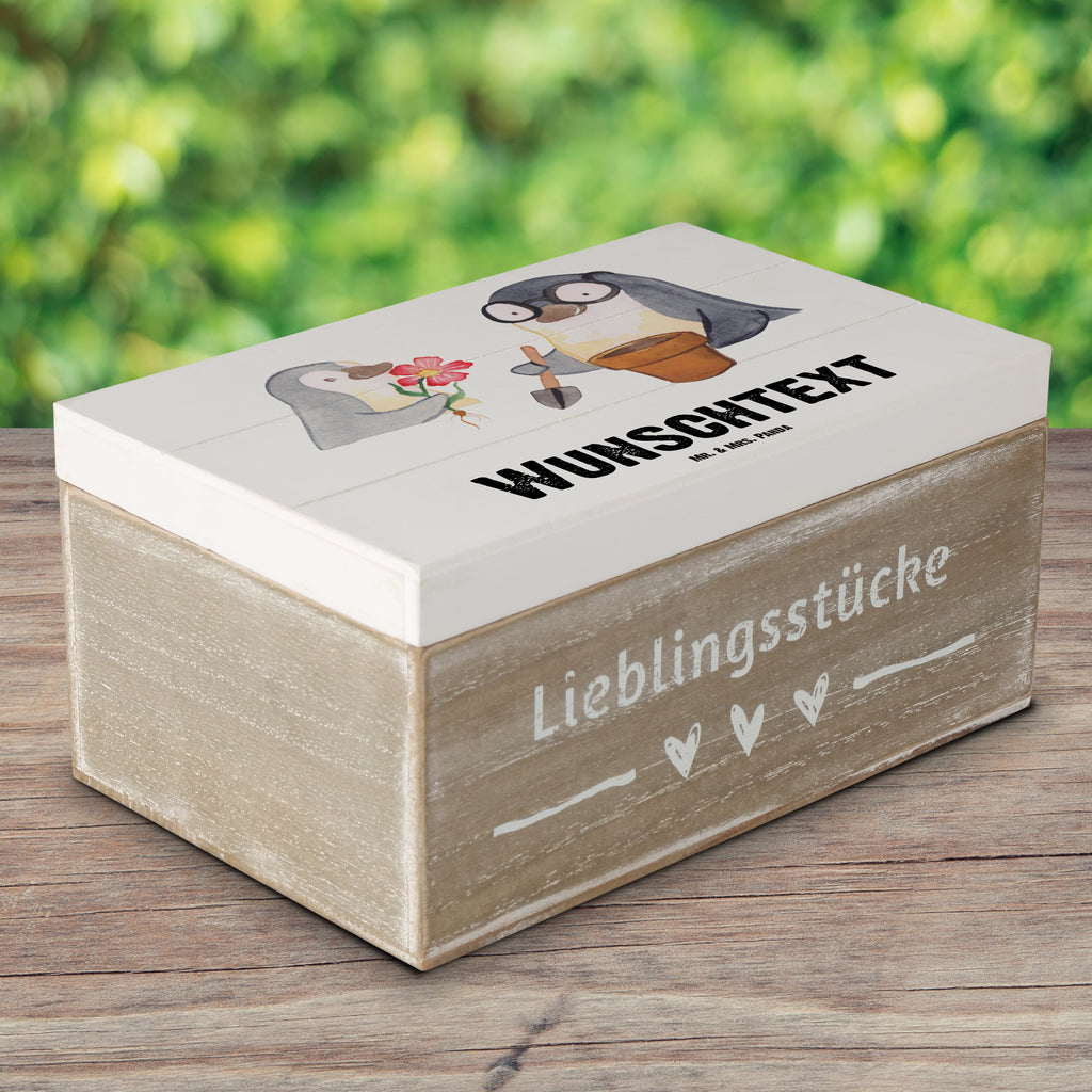 Personalisierte Holzkiste Pinguin Bester Uropa der Welt Holzkiste mit Namen, Kiste mit Namen, Schatzkiste mit Namen, Truhe mit Namen, Schatulle mit Namen, Erinnerungsbox mit Namen, Erinnerungskiste, mit Namen, Dekokiste mit Namen, Aufbewahrungsbox mit Namen, Holzkiste Personalisiert, Kiste Personalisiert, Schatzkiste Personalisiert, Truhe Personalisiert, Schatulle Personalisiert, Erinnerungsbox Personalisiert, Erinnerungskiste Personalisiert, Dekokiste Personalisiert, Aufbewahrungsbox Personalisiert, für, Dankeschön, Geschenk, Schenken, Geburtstag, Geburtstagsgeschenk, Geschenkidee, Danke, Bedanken, Mitbringsel, Freude machen, Geschenktipp, Uropa, Uhropa, Ur Opa, Urgroßeltern, Grossvater, Großvater, Opa, Opi. Großpapa, Großeltern, Enkel, Enkelin, Enkelkind, Kleinigkeit, Oppa, Oppi, Bester, Uropa Mitbringsel