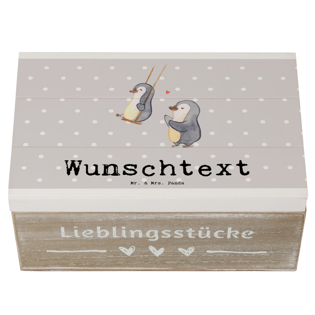 Personalisierte Holzkiste Pinguin Beste Omi der Welt Holzkiste mit Namen, Kiste mit Namen, Schatzkiste mit Namen, Truhe mit Namen, Schatulle mit Namen, Erinnerungsbox mit Namen, Erinnerungskiste, mit Namen, Dekokiste mit Namen, Aufbewahrungsbox mit Namen, Holzkiste Personalisiert, Kiste Personalisiert, Schatzkiste Personalisiert, Truhe Personalisiert, Schatulle Personalisiert, Erinnerungsbox Personalisiert, Erinnerungskiste Personalisiert, Dekokiste Personalisiert, Aufbewahrungsbox Personalisiert, für, Dankeschön, Geschenk, Schenken, Geburtstag, Geburtstagsgeschenk, Geschenkidee, Danke, Bedanken, Mitbringsel, Freude machen, Geschenktipp, Großmutter, Oma, Omi, Großpapa, Großmama, Enkel, Enkelin, Enkelkind, Kleinigkeit, Ommi, Omma, Bester