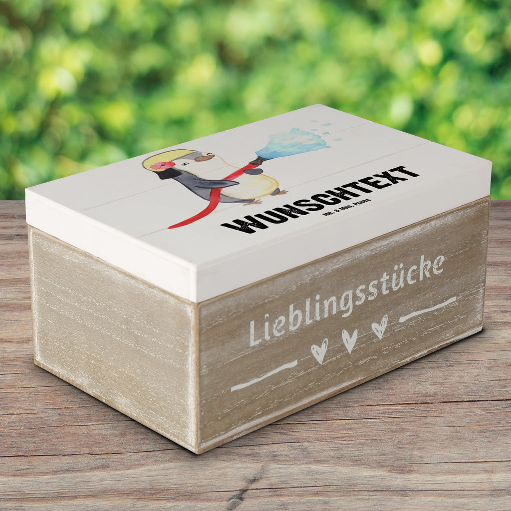 Personalisierte Holzkiste Feuerwehrfrau mit Herz Holzkiste mit Namen, Kiste mit Namen, Schatzkiste mit Namen, Truhe mit Namen, Schatulle mit Namen, Erinnerungsbox mit Namen, Erinnerungskiste, mit Namen, Dekokiste mit Namen, Aufbewahrungsbox mit Namen, Holzkiste Personalisiert, Kiste Personalisiert, Schatzkiste Personalisiert, Truhe Personalisiert, Schatulle Personalisiert, Erinnerungsbox Personalisiert, Erinnerungskiste Personalisiert, Dekokiste Personalisiert, Aufbewahrungsbox Personalisiert, Beruf, Ausbildung, Jubiläum, Abschied, Rente, Kollege, Kollegin, Geschenk, Schenken, Arbeitskollege, Mitarbeiter, Firma, Danke, Dankeschön, Feuerwehrfrau, Feuerwehrhauptfrau, Brandschutz, Feuerwehr, freiwillige Feuerwehr