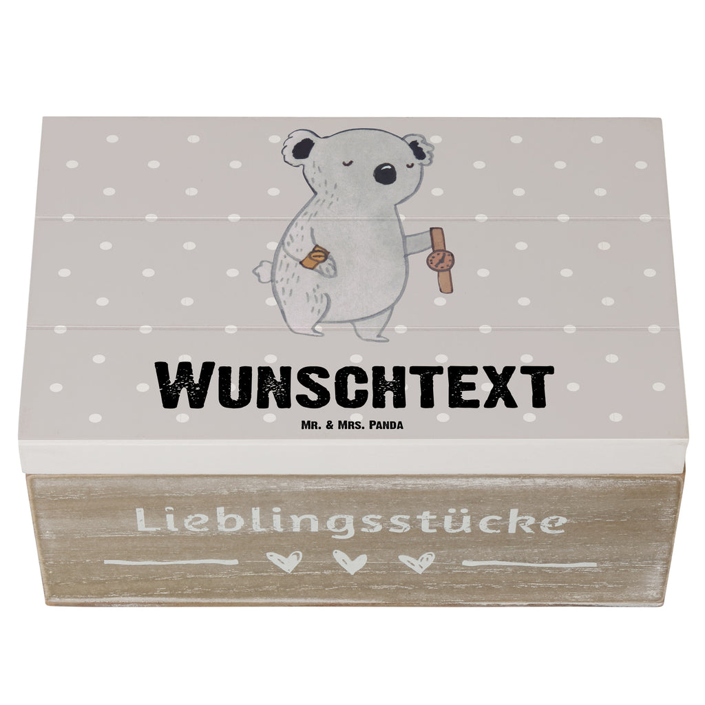 Personalisierte Holzkiste Uhrmacher mit Herz Holzkiste mit Namen, Kiste mit Namen, Schatzkiste mit Namen, Truhe mit Namen, Schatulle mit Namen, Erinnerungsbox mit Namen, Erinnerungskiste, mit Namen, Dekokiste mit Namen, Aufbewahrungsbox mit Namen, Holzkiste Personalisiert, Kiste Personalisiert, Schatzkiste Personalisiert, Truhe Personalisiert, Schatulle Personalisiert, Erinnerungsbox Personalisiert, Erinnerungskiste Personalisiert, Dekokiste Personalisiert, Aufbewahrungsbox Personalisiert, Beruf, Ausbildung, Jubiläum, Abschied, Rente, Kollege, Kollegin, Geschenk, Schenken, Arbeitskollege, Mitarbeiter, Firma, Danke, Dankeschön
