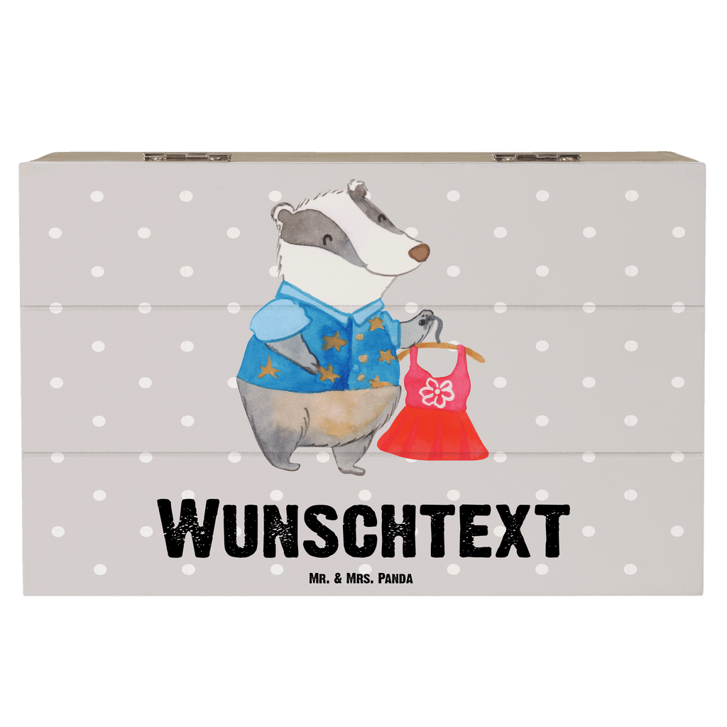 Personalisierte Holzkiste Modeverkäuferin mit Herz Holzkiste mit Namen, Kiste mit Namen, Schatzkiste mit Namen, Truhe mit Namen, Schatulle mit Namen, Erinnerungsbox mit Namen, Erinnerungskiste, mit Namen, Dekokiste mit Namen, Aufbewahrungsbox mit Namen, Holzkiste Personalisiert, Kiste Personalisiert, Schatzkiste Personalisiert, Truhe Personalisiert, Schatulle Personalisiert, Erinnerungsbox Personalisiert, Erinnerungskiste Personalisiert, Dekokiste Personalisiert, Aufbewahrungsbox Personalisiert, Beruf, Ausbildung, Jubiläum, Abschied, Rente, Kollege, Kollegin, Geschenk, Schenken, Arbeitskollege, Mitarbeiter, Firma, Danke, Dankeschön, Modeverkäuferin, Verkäuferin, Fashion Store