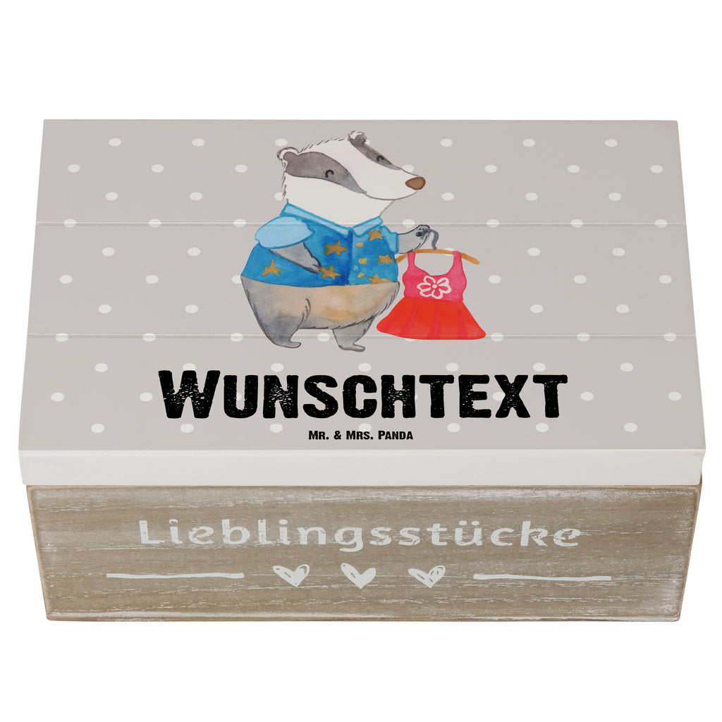 Personalisierte Holzkiste Modeverkäuferin mit Herz Holzkiste mit Namen, Kiste mit Namen, Schatzkiste mit Namen, Truhe mit Namen, Schatulle mit Namen, Erinnerungsbox mit Namen, Erinnerungskiste, mit Namen, Dekokiste mit Namen, Aufbewahrungsbox mit Namen, Holzkiste Personalisiert, Kiste Personalisiert, Schatzkiste Personalisiert, Truhe Personalisiert, Schatulle Personalisiert, Erinnerungsbox Personalisiert, Erinnerungskiste Personalisiert, Dekokiste Personalisiert, Aufbewahrungsbox Personalisiert, Beruf, Ausbildung, Jubiläum, Abschied, Rente, Kollege, Kollegin, Geschenk, Schenken, Arbeitskollege, Mitarbeiter, Firma, Danke, Dankeschön, Modeverkäuferin, Verkäuferin, Fashion Store