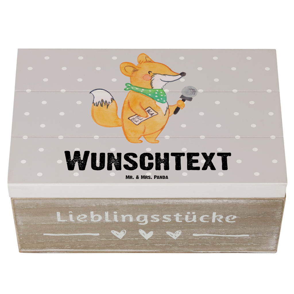 Personalisierte Holzkiste Moderatorin mit Herz Holzkiste mit Namen, Kiste mit Namen, Schatzkiste mit Namen, Truhe mit Namen, Schatulle mit Namen, Erinnerungsbox mit Namen, Erinnerungskiste, mit Namen, Dekokiste mit Namen, Aufbewahrungsbox mit Namen, Holzkiste Personalisiert, Kiste Personalisiert, Schatzkiste Personalisiert, Truhe Personalisiert, Schatulle Personalisiert, Erinnerungsbox Personalisiert, Erinnerungskiste Personalisiert, Dekokiste Personalisiert, Aufbewahrungsbox Personalisiert, Beruf, Ausbildung, Jubiläum, Abschied, Rente, Kollege, Kollegin, Geschenk, Schenken, Arbeitskollege, Mitarbeiter, Firma, Danke, Dankeschön