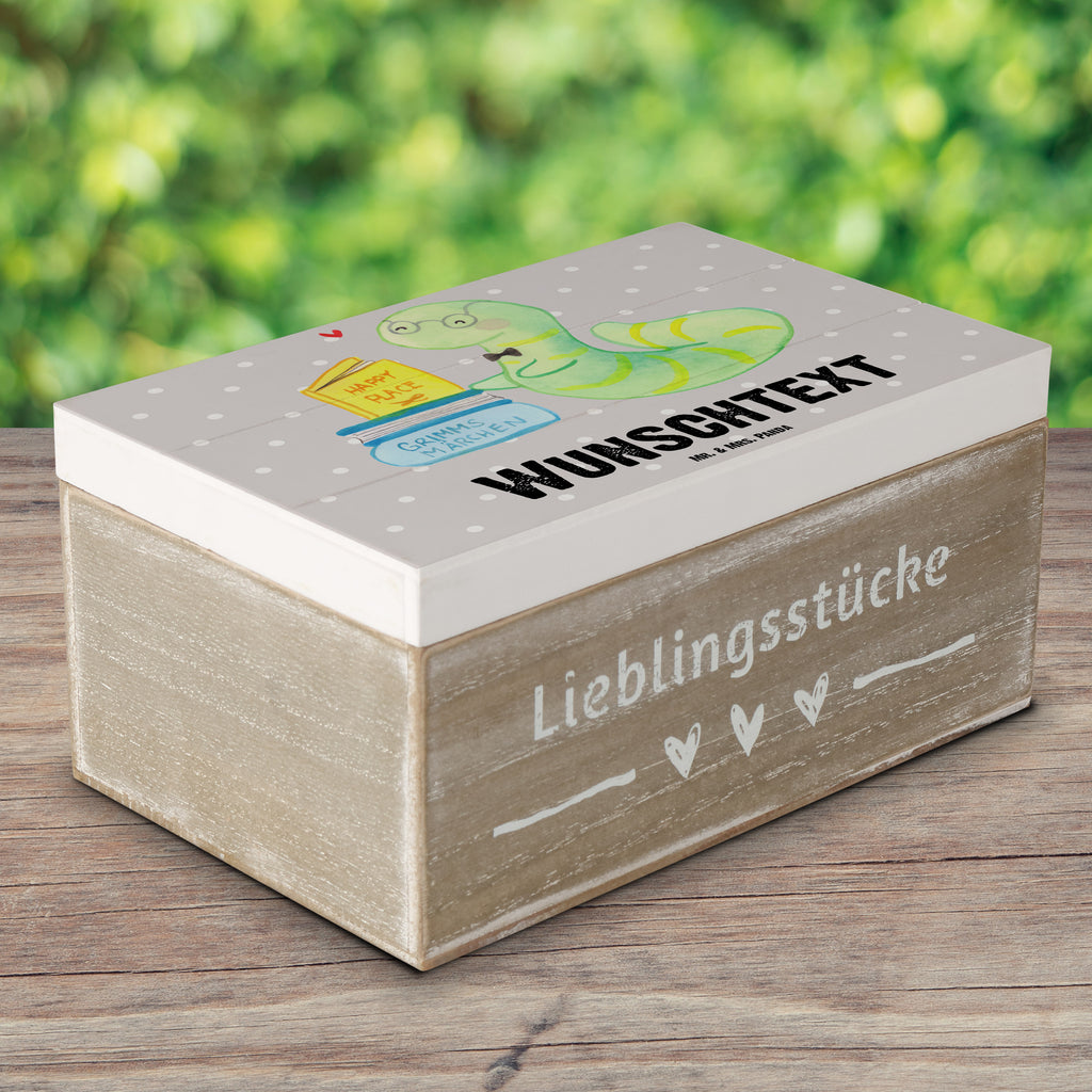 Personalisierte Holzkiste Bibliothekar mit Herz Holzkiste mit Namen, Kiste mit Namen, Schatzkiste mit Namen, Truhe mit Namen, Schatulle mit Namen, Erinnerungsbox mit Namen, Erinnerungskiste, mit Namen, Dekokiste mit Namen, Aufbewahrungsbox mit Namen, Holzkiste Personalisiert, Kiste Personalisiert, Schatzkiste Personalisiert, Truhe Personalisiert, Schatulle Personalisiert, Erinnerungsbox Personalisiert, Erinnerungskiste Personalisiert, Dekokiste Personalisiert, Aufbewahrungsbox Personalisiert, Beruf, Ausbildung, Jubiläum, Abschied, Rente, Kollege, Kollegin, Geschenk, Schenken, Arbeitskollege, Mitarbeiter, Firma, Danke, Dankeschön, Bibliothekar, Buchhandlung, Bibliothek, Bücherwurm, Leseratte, Bücherliebe