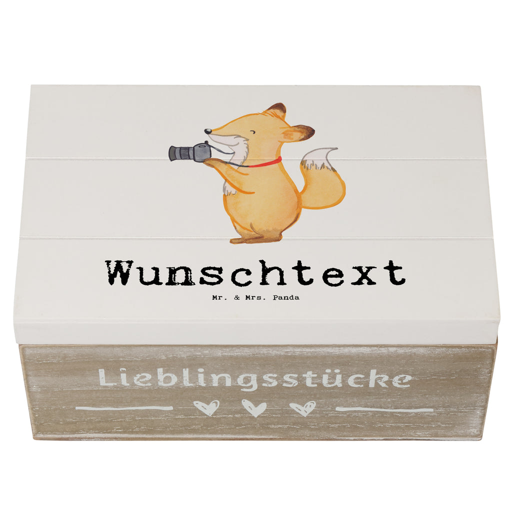 Personalisierte Holzkiste Fotograf mit Herz Holzkiste mit Namen, Kiste mit Namen, Schatzkiste mit Namen, Truhe mit Namen, Schatulle mit Namen, Erinnerungsbox mit Namen, Erinnerungskiste, mit Namen, Dekokiste mit Namen, Aufbewahrungsbox mit Namen, Holzkiste Personalisiert, Kiste Personalisiert, Schatzkiste Personalisiert, Truhe Personalisiert, Schatulle Personalisiert, Erinnerungsbox Personalisiert, Erinnerungskiste Personalisiert, Dekokiste Personalisiert, Aufbewahrungsbox Personalisiert, Beruf, Ausbildung, Jubiläum, Abschied, Rente, Kollege, Kollegin, Geschenk, Schenken, Arbeitskollege, Mitarbeiter, Firma, Danke, Dankeschön, Fotograf, Fotoreporter, Hobbyfotograf, Hochzeitsfotograf, Fotografie, Profi Fotograf