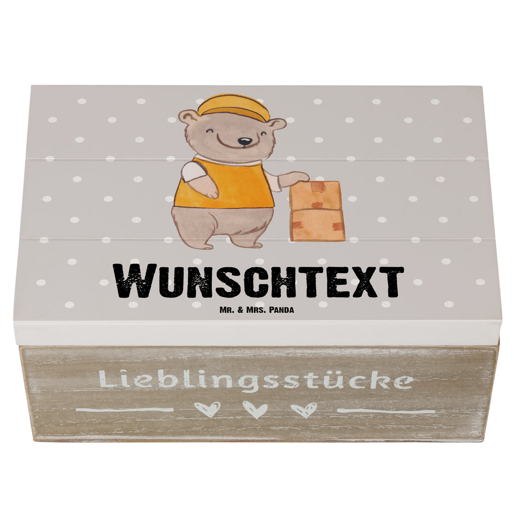 Personalisierte Holzkiste Paketzusteller mit Herz Holzkiste mit Namen, Kiste mit Namen, Schatzkiste mit Namen, Truhe mit Namen, Schatulle mit Namen, Erinnerungsbox mit Namen, Erinnerungskiste, mit Namen, Dekokiste mit Namen, Aufbewahrungsbox mit Namen, Holzkiste Personalisiert, Kiste Personalisiert, Schatzkiste Personalisiert, Truhe Personalisiert, Schatulle Personalisiert, Erinnerungsbox Personalisiert, Erinnerungskiste Personalisiert, Dekokiste Personalisiert, Aufbewahrungsbox Personalisiert, Beruf, Ausbildung, Jubiläum, Abschied, Rente, Kollege, Kollegin, Geschenk, Schenken, Arbeitskollege, Mitarbeiter, Firma, Danke, Dankeschön