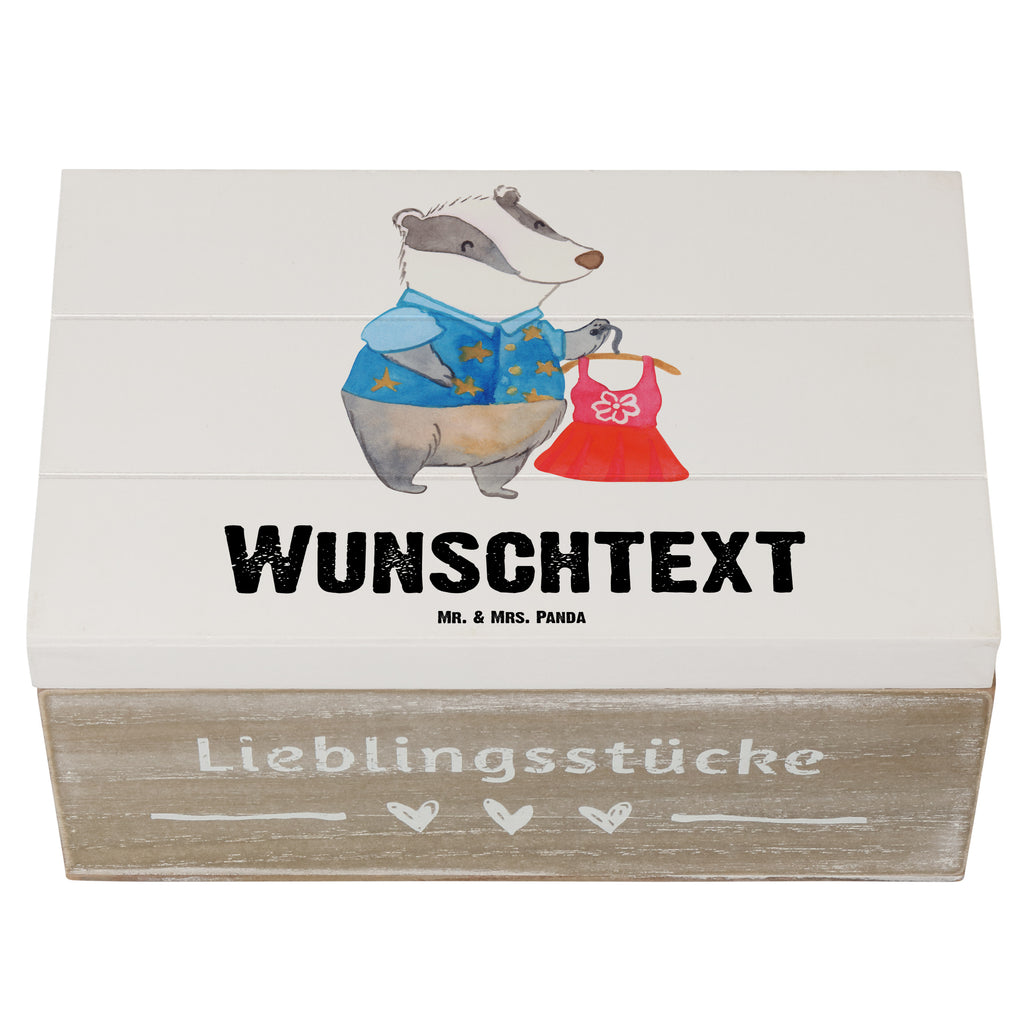 Personalisierte Holzkiste Modedesignerin mit Herz Holzkiste mit Namen, Kiste mit Namen, Schatzkiste mit Namen, Truhe mit Namen, Schatulle mit Namen, Erinnerungsbox mit Namen, Erinnerungskiste, mit Namen, Dekokiste mit Namen, Aufbewahrungsbox mit Namen, Holzkiste Personalisiert, Kiste Personalisiert, Schatzkiste Personalisiert, Truhe Personalisiert, Schatulle Personalisiert, Erinnerungsbox Personalisiert, Erinnerungskiste Personalisiert, Dekokiste Personalisiert, Aufbewahrungsbox Personalisiert, Beruf, Ausbildung, Jubiläum, Abschied, Rente, Kollege, Kollegin, Geschenk, Schenken, Arbeitskollege, Mitarbeiter, Firma, Danke, Dankeschön, Modedesignerin, Fashion Designerin, Modeschöpferin