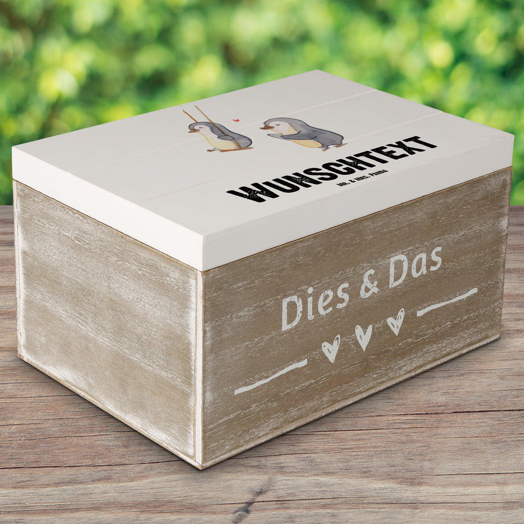 Personalisierte Holzkiste Pinguin Beste Großmutter der Welt Holzkiste mit Namen, Kiste mit Namen, Schatzkiste mit Namen, Truhe mit Namen, Schatulle mit Namen, Erinnerungsbox mit Namen, Erinnerungskiste, mit Namen, Dekokiste mit Namen, Aufbewahrungsbox mit Namen, Holzkiste Personalisiert, Kiste Personalisiert, Schatzkiste Personalisiert, Truhe Personalisiert, Schatulle Personalisiert, Erinnerungsbox Personalisiert, Erinnerungskiste Personalisiert, Dekokiste Personalisiert, Aufbewahrungsbox Personalisiert, für, Dankeschön, Geschenk, Schenken, Geburtstag, Geburtstagsgeschenk, Geschenkidee, Danke, Bedanken, Mitbringsel, Freude machen, Geschenktipp, Großmutter, Omi, Oma, Oma geworden, Grosseltern