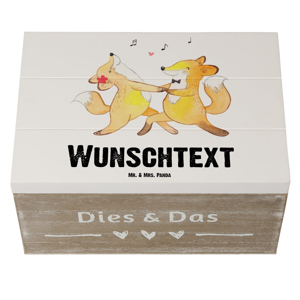 Personalisierte Holzkiste Fuchs Beste Eltern der Welt Holzkiste mit Namen, Kiste mit Namen, Schatzkiste mit Namen, Truhe mit Namen, Schatulle mit Namen, Erinnerungsbox mit Namen, Erinnerungskiste, mit Namen, Dekokiste mit Namen, Aufbewahrungsbox mit Namen, Holzkiste Personalisiert, Kiste Personalisiert, Schatzkiste Personalisiert, Truhe Personalisiert, Schatulle Personalisiert, Erinnerungsbox Personalisiert, Erinnerungskiste Personalisiert, Dekokiste Personalisiert, Aufbewahrungsbox Personalisiert, für, Dankeschön, Geschenk, Schenken, Geburtstag, Geburtstagsgeschenk, Geschenkidee, Danke, Bedanken, Mitbringsel, Freude machen, Geschenktipp, Eltern, Mama, Papa, Erzeuger, Mami, Papi, Familie, Elternpaar, Mama und Papa