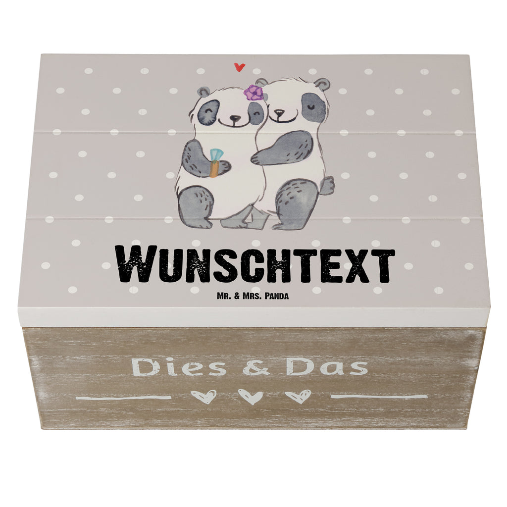 Personalisierte Holzkiste Panda Beste Verlobte der Welt Holzkiste mit Namen, Kiste mit Namen, Schatzkiste mit Namen, Truhe mit Namen, Schatulle mit Namen, Erinnerungsbox mit Namen, Erinnerungskiste, mit Namen, Dekokiste mit Namen, Aufbewahrungsbox mit Namen, Holzkiste Personalisiert, Kiste Personalisiert, Schatzkiste Personalisiert, Truhe Personalisiert, Schatulle Personalisiert, Erinnerungsbox Personalisiert, Erinnerungskiste Personalisiert, Dekokiste Personalisiert, Aufbewahrungsbox Personalisiert, für, Dankeschön, Geschenk, Schenken, Geburtstag, Geburtstagsgeschenk, Geschenkidee, Danke, Bedanken, Mitbringsel, Freude machen, Geschenktipp, Verlobte, Verloben, Verlobung, Traumfrau, Frau, Freundin, Ehefrau, Zukünftige, Hochzeit, Ehe