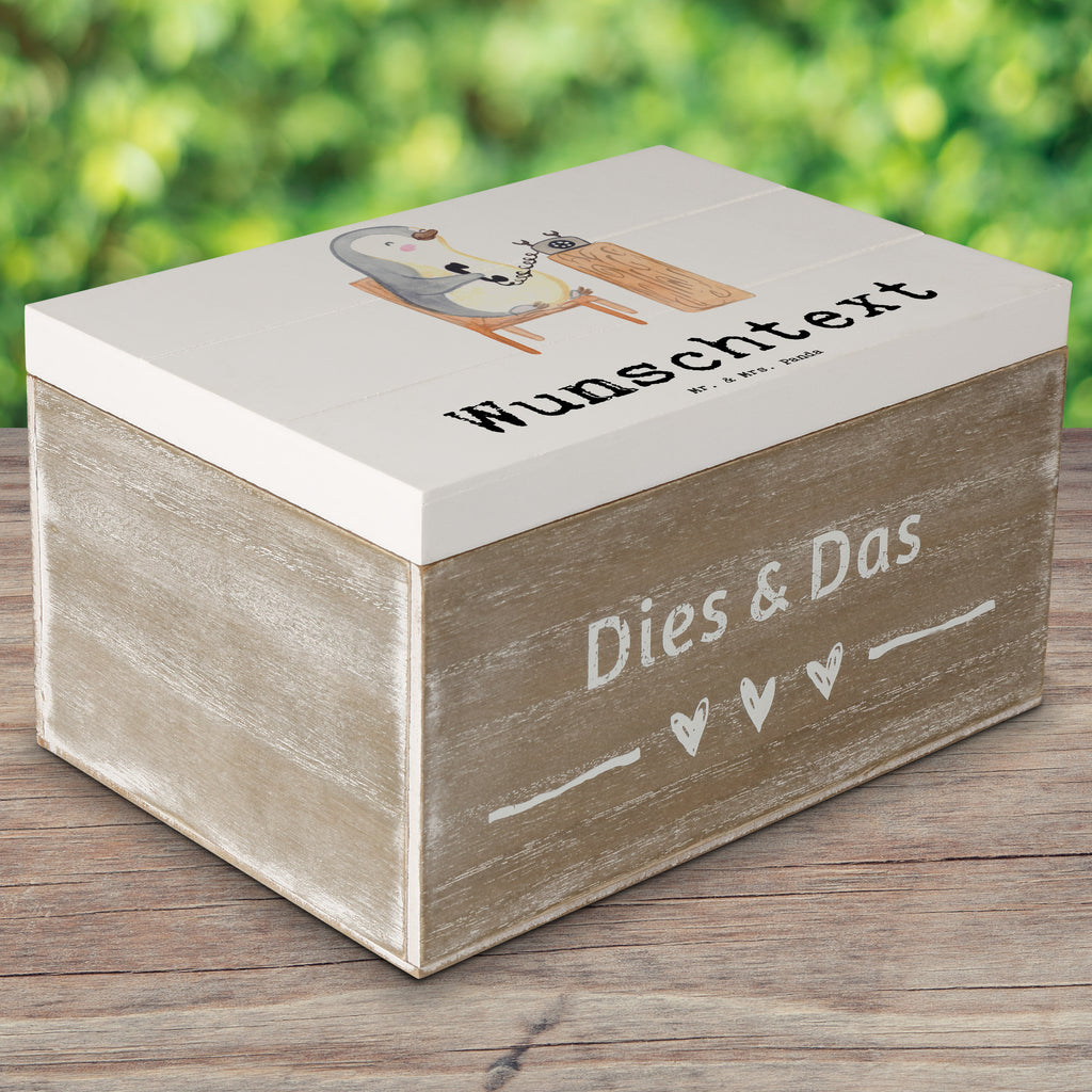 Personalisierte Holzkiste Pinguin Bester Lästerpartner der Welt Holzkiste mit Namen, Kiste mit Namen, Schatzkiste mit Namen, Truhe mit Namen, Schatulle mit Namen, Erinnerungsbox mit Namen, Erinnerungskiste, mit Namen, Dekokiste mit Namen, Aufbewahrungsbox mit Namen, Holzkiste Personalisiert, Kiste Personalisiert, Schatzkiste Personalisiert, Truhe Personalisiert, Schatulle Personalisiert, Erinnerungsbox Personalisiert, Erinnerungskiste Personalisiert, Dekokiste Personalisiert, Aufbewahrungsbox Personalisiert, für, Dankeschön, Geschenk, Schenken, Geburtstag, Geburtstagsgeschenk, Geschenkidee, Danke, Bedanken, Mitbringsel, Freude machen, Geschenktipp, Lästerpartner, Lesterpartner, lestern, Lästerschwester, Lästern, beste Freundin, Freundin, Spaß, bff
