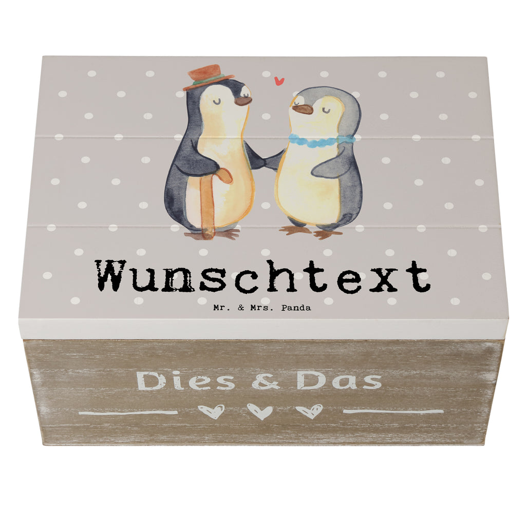 Personalisierte Holzkiste Pinguin Beste Großeltern der Welt Holzkiste mit Namen, Kiste mit Namen, Schatzkiste mit Namen, Truhe mit Namen, Schatulle mit Namen, Erinnerungsbox mit Namen, Erinnerungskiste, mit Namen, Dekokiste mit Namen, Aufbewahrungsbox mit Namen, Holzkiste Personalisiert, Kiste Personalisiert, Schatzkiste Personalisiert, Truhe Personalisiert, Schatulle Personalisiert, Erinnerungsbox Personalisiert, Erinnerungskiste Personalisiert, Dekokiste Personalisiert, Aufbewahrungsbox Personalisiert, für, Dankeschön, Geschenk, Schenken, Geburtstag, Geburtstagsgeschenk, Geschenkidee, Danke, Bedanken, Mitbringsel, Freude machen, Geschenktipp, Großeltern, Grosseltern, Großmutter, Großvater, Opa, Omi, Oma, Opi. Großpapa, Großmama, Enkel, Enkelin, Enkelkind, Kleinigkeit, Omma, Ommi, Oppa, Oppi, Bester