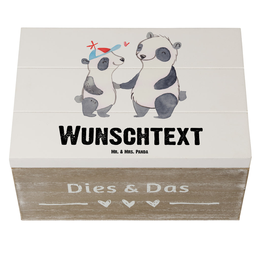 Personalisierte Holzkiste Panda Bester Cousin der Welt Holzkiste mit Namen, Kiste mit Namen, Schatzkiste mit Namen, Truhe mit Namen, Schatulle mit Namen, Erinnerungsbox mit Namen, Erinnerungskiste, mit Namen, Dekokiste mit Namen, Aufbewahrungsbox mit Namen, Holzkiste Personalisiert, Kiste Personalisiert, Schatzkiste Personalisiert, Truhe Personalisiert, Schatulle Personalisiert, Erinnerungsbox Personalisiert, Erinnerungskiste Personalisiert, Dekokiste Personalisiert, Aufbewahrungsbox Personalisiert, für, Dankeschön, Geschenk, Schenken, Geburtstag, Geburtstagsgeschenk, Geschenkidee, Danke, Bedanken, Mitbringsel, Freude machen, Geschenktipp, Cousin, Kousin, Vetter, Sohn von Onkel, Sohn von Tante, Familie, Verwandtschaft, Cousine