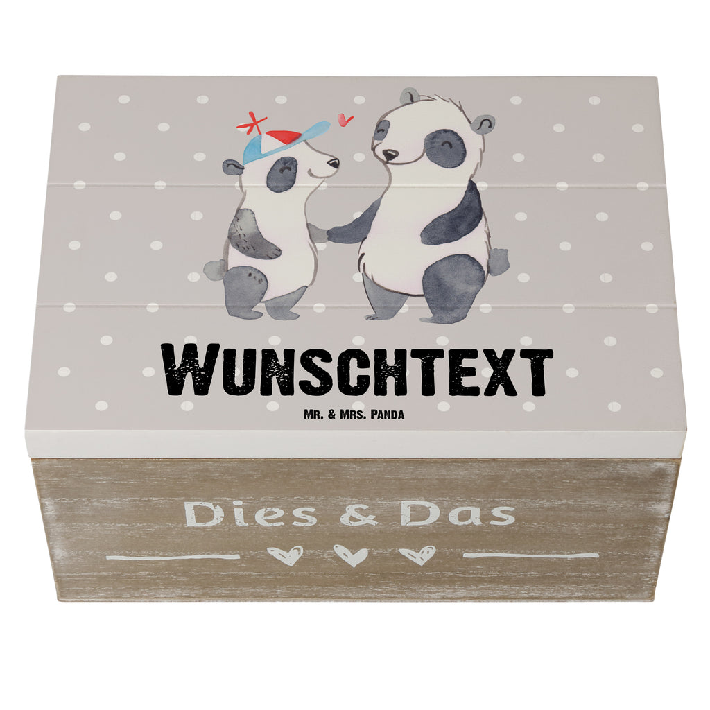 Personalisierte Holzkiste Panda Bester Cousin der Welt Holzkiste mit Namen, Kiste mit Namen, Schatzkiste mit Namen, Truhe mit Namen, Schatulle mit Namen, Erinnerungsbox mit Namen, Erinnerungskiste, mit Namen, Dekokiste mit Namen, Aufbewahrungsbox mit Namen, Holzkiste Personalisiert, Kiste Personalisiert, Schatzkiste Personalisiert, Truhe Personalisiert, Schatulle Personalisiert, Erinnerungsbox Personalisiert, Erinnerungskiste Personalisiert, Dekokiste Personalisiert, Aufbewahrungsbox Personalisiert, für, Dankeschön, Geschenk, Schenken, Geburtstag, Geburtstagsgeschenk, Geschenkidee, Danke, Bedanken, Mitbringsel, Freude machen, Geschenktipp, Cousin, Kousin, Vetter, Sohn von Onkel, Sohn von Tante, Familie, Verwandtschaft, Cousine