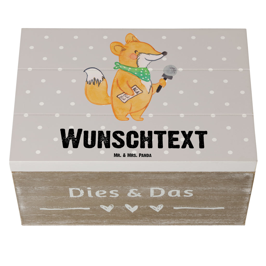 Personalisierte Holzkiste Moderatorin mit Herz Holzkiste mit Namen, Kiste mit Namen, Schatzkiste mit Namen, Truhe mit Namen, Schatulle mit Namen, Erinnerungsbox mit Namen, Erinnerungskiste, mit Namen, Dekokiste mit Namen, Aufbewahrungsbox mit Namen, Holzkiste Personalisiert, Kiste Personalisiert, Schatzkiste Personalisiert, Truhe Personalisiert, Schatulle Personalisiert, Erinnerungsbox Personalisiert, Erinnerungskiste Personalisiert, Dekokiste Personalisiert, Aufbewahrungsbox Personalisiert, Beruf, Ausbildung, Jubiläum, Abschied, Rente, Kollege, Kollegin, Geschenk, Schenken, Arbeitskollege, Mitarbeiter, Firma, Danke, Dankeschön