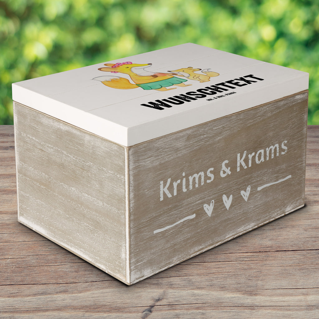 Personalisierte Holzkiste Fuchs Beste Mama der Welt Holzkiste mit Namen, Kiste mit Namen, Schatzkiste mit Namen, Truhe mit Namen, Schatulle mit Namen, Erinnerungsbox mit Namen, Erinnerungskiste, mit Namen, Dekokiste mit Namen, Aufbewahrungsbox mit Namen, Holzkiste Personalisiert, Kiste Personalisiert, Schatzkiste Personalisiert, Truhe Personalisiert, Schatulle Personalisiert, Erinnerungsbox Personalisiert, Erinnerungskiste Personalisiert, Dekokiste Personalisiert, Aufbewahrungsbox Personalisiert, für, Dankeschön, Geschenk, Schenken, Geburtstag, Geburtstagsgeschenk, Geschenkidee, Danke, Bedanken, Mitbringsel, Freude machen, Geschenktipp, Mama, Mami, Mutter, Muttertag, Mutti, Ma, Tochter, Sohn, Beste Mama, Beste, Supermama