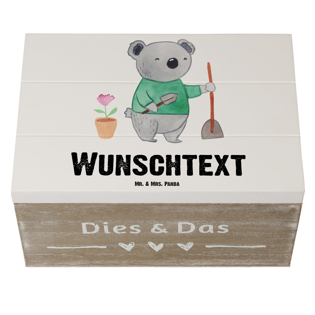 Personalisierte Holzkiste Garten- und Landschaftsbauerin mit Herz Holzkiste mit Namen, Kiste mit Namen, Schatzkiste mit Namen, Truhe mit Namen, Schatulle mit Namen, Erinnerungsbox mit Namen, Erinnerungskiste, mit Namen, Dekokiste mit Namen, Aufbewahrungsbox mit Namen, Holzkiste Personalisiert, Kiste Personalisiert, Schatzkiste Personalisiert, Truhe Personalisiert, Schatulle Personalisiert, Erinnerungsbox Personalisiert, Erinnerungskiste Personalisiert, Dekokiste Personalisiert, Aufbewahrungsbox Personalisiert, Beruf, Ausbildung, Jubiläum, Abschied, Rente, Kollege, Kollegin, Geschenk, Schenken, Arbeitskollege, Mitarbeiter, Firma, Danke, Dankeschön, Gärtnerin, Gartenplaner, Gärtnerei, Gartenbau, Hobbygärtnerin, Garten- und Landschaftsbauerin