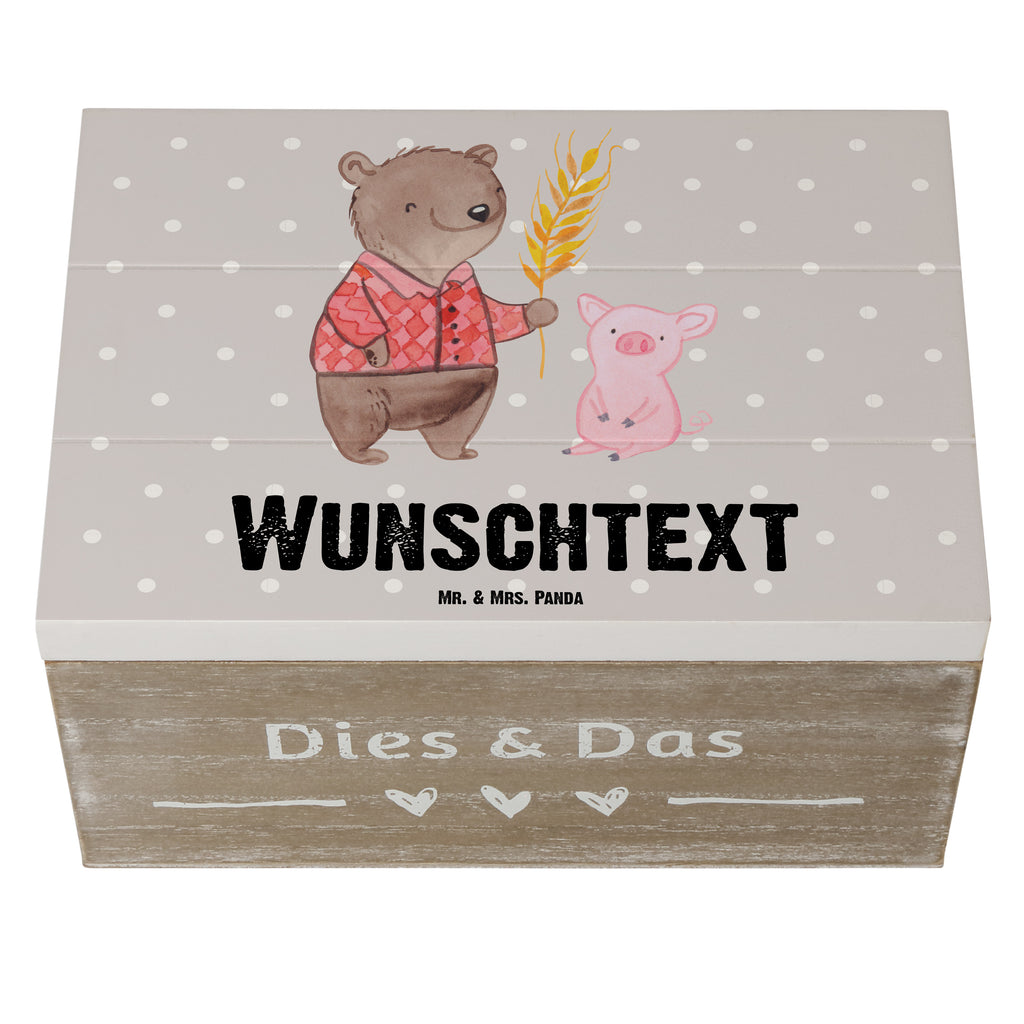 Personalisierte Holzkiste Bauer mit Herz Holzkiste mit Namen, Kiste mit Namen, Schatzkiste mit Namen, Truhe mit Namen, Schatulle mit Namen, Erinnerungsbox mit Namen, Erinnerungskiste, mit Namen, Dekokiste mit Namen, Aufbewahrungsbox mit Namen, Holzkiste Personalisiert, Kiste Personalisiert, Schatzkiste Personalisiert, Truhe Personalisiert, Schatulle Personalisiert, Erinnerungsbox Personalisiert, Erinnerungskiste Personalisiert, Dekokiste Personalisiert, Aufbewahrungsbox Personalisiert, Beruf, Ausbildung, Jubiläum, Abschied, Rente, Kollege, Kollegin, Geschenk, Schenken, Arbeitskollege, Mitarbeiter, Firma, Danke, Dankeschön, Landwirt; Bauer, Tierwirt, Agronom, Farmer, Bauernhof
