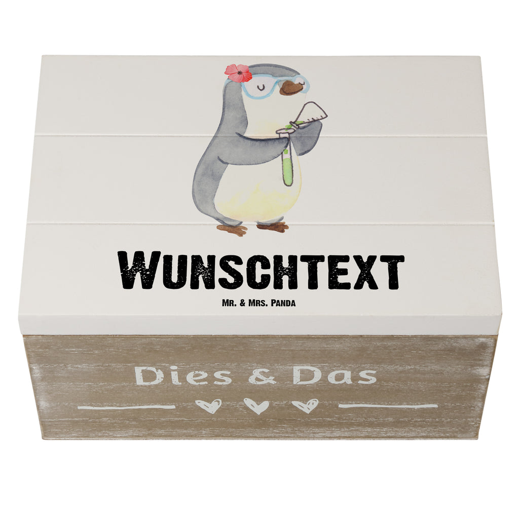 Personalisierte Holzkiste Chemikerin mit Herz Holzkiste mit Namen, Kiste mit Namen, Schatzkiste mit Namen, Truhe mit Namen, Schatulle mit Namen, Erinnerungsbox mit Namen, Erinnerungskiste, mit Namen, Dekokiste mit Namen, Aufbewahrungsbox mit Namen, Holzkiste Personalisiert, Kiste Personalisiert, Schatzkiste Personalisiert, Truhe Personalisiert, Schatulle Personalisiert, Erinnerungsbox Personalisiert, Erinnerungskiste Personalisiert, Dekokiste Personalisiert, Aufbewahrungsbox Personalisiert, Beruf, Ausbildung, Jubiläum, Abschied, Rente, Kollege, Kollegin, Geschenk, Schenken, Arbeitskollege, Mitarbeiter, Firma, Danke, Dankeschön, Chemikerin, Chemielaborantin, Naturwissenschaftlerin, Labor, Studium, Forschung, Wissenschaftlerin