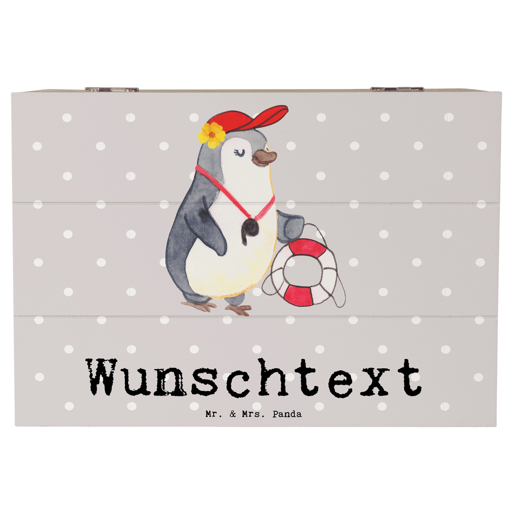 Personalisierte Holzkiste Bademeisterin mit Herz Holzkiste mit Namen, Kiste mit Namen, Schatzkiste mit Namen, Truhe mit Namen, Schatulle mit Namen, Erinnerungsbox mit Namen, Erinnerungskiste, mit Namen, Dekokiste mit Namen, Aufbewahrungsbox mit Namen, Holzkiste Personalisiert, Kiste Personalisiert, Schatzkiste Personalisiert, Truhe Personalisiert, Schatulle Personalisiert, Erinnerungsbox Personalisiert, Erinnerungskiste Personalisiert, Dekokiste Personalisiert, Aufbewahrungsbox Personalisiert, Beruf, Ausbildung, Jubiläum, Abschied, Rente, Kollege, Kollegin, Geschenk, Schenken, Arbeitskollege, Mitarbeiter, Firma, Danke, Dankeschön, Bademeisterin, Rettungsschwimmerin, Schwimmmeisterin, Schwimmbad, Freibad, Badeanstalt, Schwimmverein, Schwimmschule