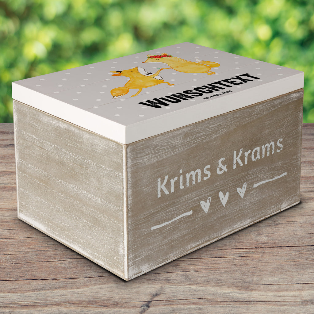 Personalisierte Holzkiste Fuchs Bester Verlobter der Welt Holzkiste mit Namen, Kiste mit Namen, Schatzkiste mit Namen, Truhe mit Namen, Schatulle mit Namen, Erinnerungsbox mit Namen, Erinnerungskiste, mit Namen, Dekokiste mit Namen, Aufbewahrungsbox mit Namen, Holzkiste Personalisiert, Kiste Personalisiert, Schatzkiste Personalisiert, Truhe Personalisiert, Schatulle Personalisiert, Erinnerungsbox Personalisiert, Erinnerungskiste Personalisiert, Dekokiste Personalisiert, Aufbewahrungsbox Personalisiert, für, Dankeschön, Geschenk, Schenken, Geburtstag, Geburtstagsgeschenk, Geschenkidee, Danke, Bedanken, Mitbringsel, Freude machen, Geschenktipp, Verlobter, Verloben, Verlobung, Traummann, Mann, Freund, Ehemann, Zukünftiger, Hochzeit, Ehe