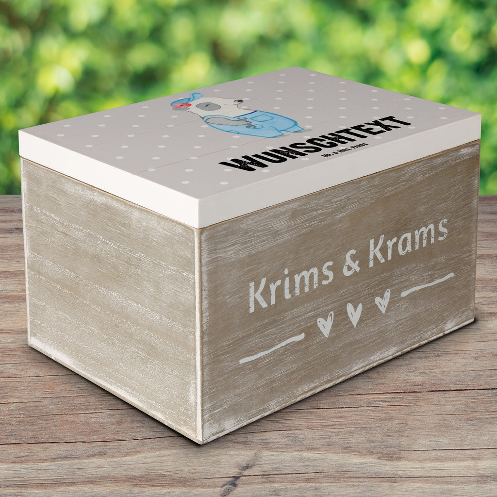 Personalisierte Holzkiste Klempnerin mit Herz Holzkiste mit Namen, Kiste mit Namen, Schatzkiste mit Namen, Truhe mit Namen, Schatulle mit Namen, Erinnerungsbox mit Namen, Erinnerungskiste, mit Namen, Dekokiste mit Namen, Aufbewahrungsbox mit Namen, Holzkiste Personalisiert, Kiste Personalisiert, Schatzkiste Personalisiert, Truhe Personalisiert, Schatulle Personalisiert, Erinnerungsbox Personalisiert, Erinnerungskiste Personalisiert, Dekokiste Personalisiert, Aufbewahrungsbox Personalisiert, Beruf, Ausbildung, Jubiläum, Abschied, Rente, Kollege, Kollegin, Geschenk, Schenken, Arbeitskollege, Mitarbeiter, Firma, Danke, Dankeschön, Klempnerin, Handwerkerin, Installateurin, Meisterin, Gesellenprüfung, Fachbetrieb, Bauklempnerin, Sanitärinstallationen