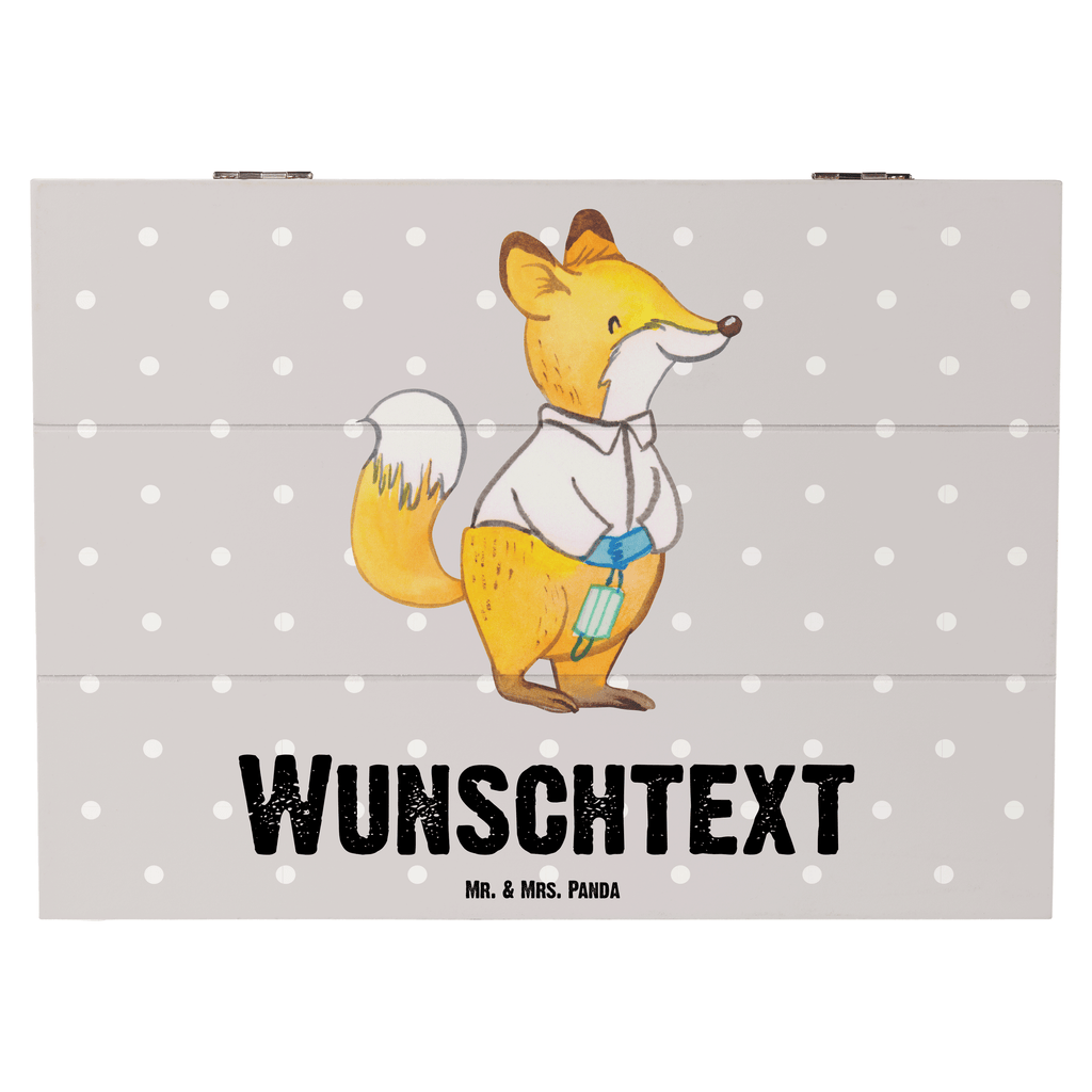 Personalisierte Holzkiste Gynäkologe mit Herz Holzkiste mit Namen, Kiste mit Namen, Schatzkiste mit Namen, Truhe mit Namen, Schatulle mit Namen, Erinnerungsbox mit Namen, Erinnerungskiste, mit Namen, Dekokiste mit Namen, Aufbewahrungsbox mit Namen, Holzkiste Personalisiert, Kiste Personalisiert, Schatzkiste Personalisiert, Truhe Personalisiert, Schatulle Personalisiert, Erinnerungsbox Personalisiert, Erinnerungskiste Personalisiert, Dekokiste Personalisiert, Aufbewahrungsbox Personalisiert, Beruf, Ausbildung, Jubiläum, Abschied, Rente, Kollege, Kollegin, Geschenk, Schenken, Arbeitskollege, Mitarbeiter, Firma, Danke, Dankeschön, Gynäkologe, Frauenarzt, Geschenk Frauenarzt nach Geburt, Geburtshilfe, Frauenarztpraxis