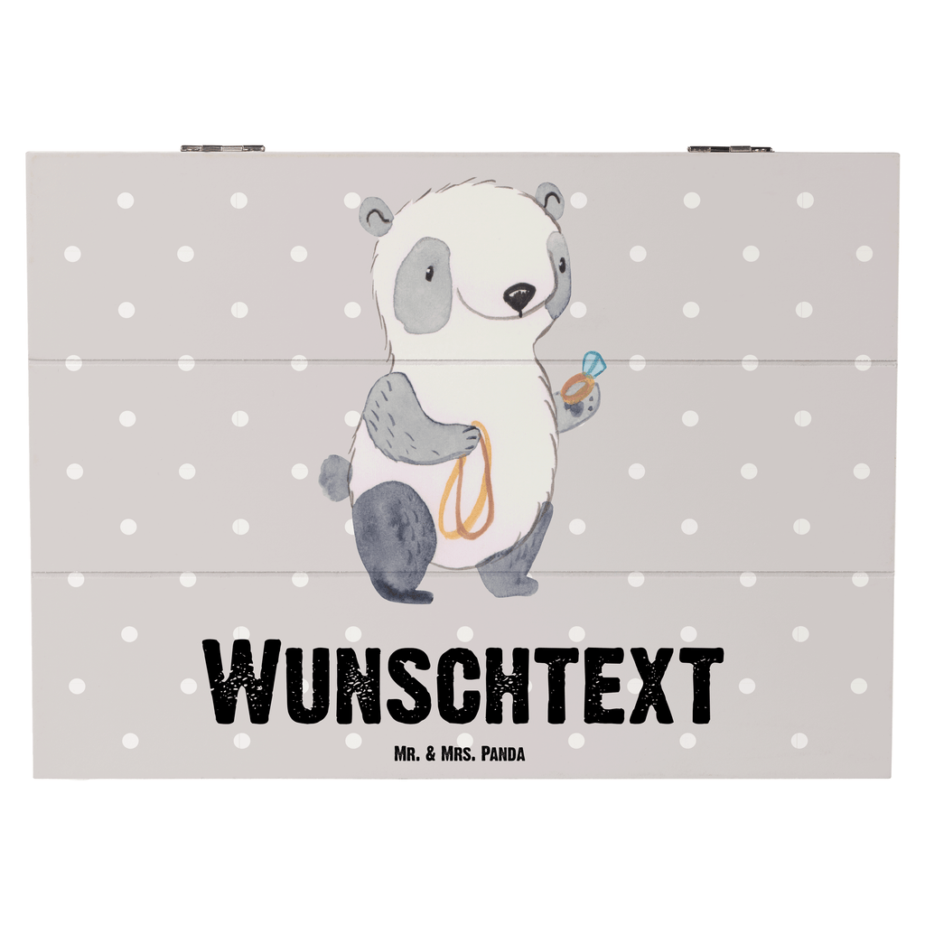 Personalisierte Holzkiste Goldschmied mit Herz Holzkiste mit Namen, Kiste mit Namen, Schatzkiste mit Namen, Truhe mit Namen, Schatulle mit Namen, Erinnerungsbox mit Namen, Erinnerungskiste, mit Namen, Dekokiste mit Namen, Aufbewahrungsbox mit Namen, Holzkiste Personalisiert, Kiste Personalisiert, Schatzkiste Personalisiert, Truhe Personalisiert, Schatulle Personalisiert, Erinnerungsbox Personalisiert, Erinnerungskiste Personalisiert, Dekokiste Personalisiert, Aufbewahrungsbox Personalisiert, Beruf, Ausbildung, Jubiläum, Abschied, Rente, Kollege, Kollegin, Geschenk, Schenken, Arbeitskollege, Mitarbeiter, Firma, Danke, Dankeschön, Juwelier, Goldschmied, Schmied, Schmuckwarenhändler, Schmuckgeschäft, Eröffnung