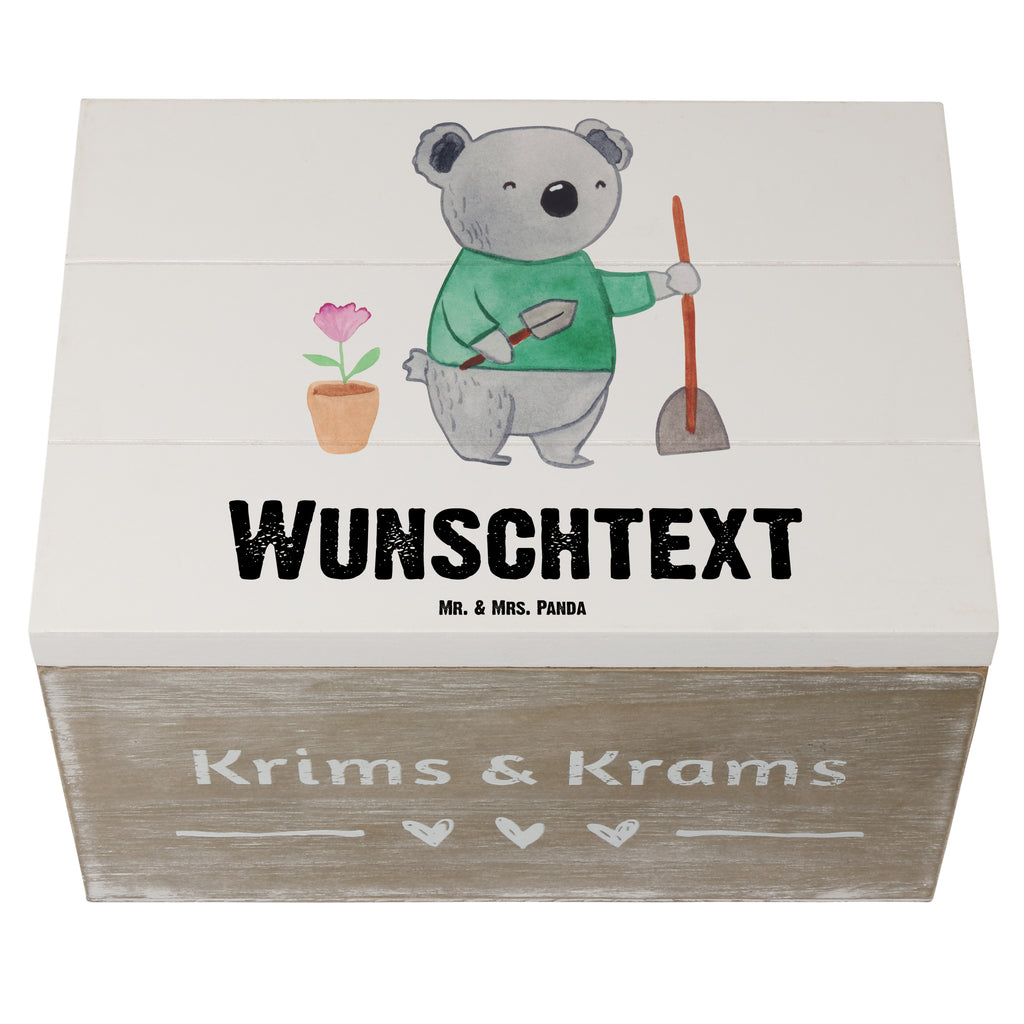 Personalisierte Holzkiste Garten- und Landschaftsbauerin mit Herz Holzkiste mit Namen, Kiste mit Namen, Schatzkiste mit Namen, Truhe mit Namen, Schatulle mit Namen, Erinnerungsbox mit Namen, Erinnerungskiste, mit Namen, Dekokiste mit Namen, Aufbewahrungsbox mit Namen, Holzkiste Personalisiert, Kiste Personalisiert, Schatzkiste Personalisiert, Truhe Personalisiert, Schatulle Personalisiert, Erinnerungsbox Personalisiert, Erinnerungskiste Personalisiert, Dekokiste Personalisiert, Aufbewahrungsbox Personalisiert, Beruf, Ausbildung, Jubiläum, Abschied, Rente, Kollege, Kollegin, Geschenk, Schenken, Arbeitskollege, Mitarbeiter, Firma, Danke, Dankeschön, Gärtnerin, Gartenplaner, Gärtnerei, Gartenbau, Hobbygärtnerin, Garten- und Landschaftsbauerin