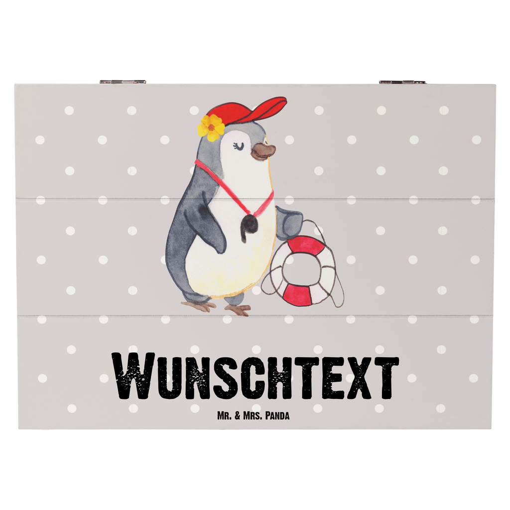 Personalisierte Holzkiste Bademeisterin mit Herz Holzkiste mit Namen, Kiste mit Namen, Schatzkiste mit Namen, Truhe mit Namen, Schatulle mit Namen, Erinnerungsbox mit Namen, Erinnerungskiste, mit Namen, Dekokiste mit Namen, Aufbewahrungsbox mit Namen, Holzkiste Personalisiert, Kiste Personalisiert, Schatzkiste Personalisiert, Truhe Personalisiert, Schatulle Personalisiert, Erinnerungsbox Personalisiert, Erinnerungskiste Personalisiert, Dekokiste Personalisiert, Aufbewahrungsbox Personalisiert, Beruf, Ausbildung, Jubiläum, Abschied, Rente, Kollege, Kollegin, Geschenk, Schenken, Arbeitskollege, Mitarbeiter, Firma, Danke, Dankeschön, Bademeisterin, Rettungsschwimmerin, Schwimmmeisterin, Schwimmbad, Freibad, Badeanstalt, Schwimmverein, Schwimmschule