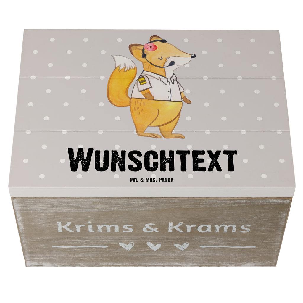 Personalisierte Holzkiste Pilotin mit Herz Holzkiste mit Namen, Kiste mit Namen, Schatzkiste mit Namen, Truhe mit Namen, Schatulle mit Namen, Erinnerungsbox mit Namen, Erinnerungskiste, mit Namen, Dekokiste mit Namen, Aufbewahrungsbox mit Namen, Holzkiste Personalisiert, Kiste Personalisiert, Schatzkiste Personalisiert, Truhe Personalisiert, Schatulle Personalisiert, Erinnerungsbox Personalisiert, Erinnerungskiste Personalisiert, Dekokiste Personalisiert, Aufbewahrungsbox Personalisiert, Beruf, Ausbildung, Jubiläum, Abschied, Rente, Kollege, Kollegin, Geschenk, Schenken, Arbeitskollege, Mitarbeiter, Firma, Danke, Dankeschön, Pilotin, Flugkapitänin, Cockpit, Flugzeug