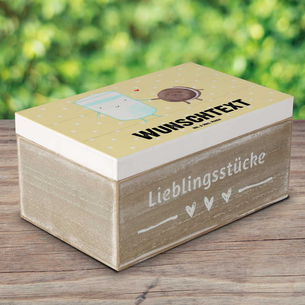 Personalisierte Holzkiste Milch & Keks Holzkiste mit Namen, Kiste mit Namen, Schatzkiste mit Namen, Truhe mit Namen, Schatulle mit Namen, Erinnerungsbox mit Namen, Erinnerungskiste, mit Namen, Dekokiste mit Namen, Aufbewahrungsbox mit Namen, Holzkiste Personalisiert, Kiste Personalisiert, Schatzkiste Personalisiert, Truhe Personalisiert, Schatulle Personalisiert, Erinnerungsbox Personalisiert, Erinnerungskiste Personalisiert, Dekokiste Personalisiert, Aufbewahrungsbox Personalisiert, süße Tiermotive, gute Laune, lustige Sprüche, Tiere, Milk, Cookie, Milch, Keks, Kekse, Kaffee, Einladung Frühstück, Motiv süß, romantisch, perfektes Paar