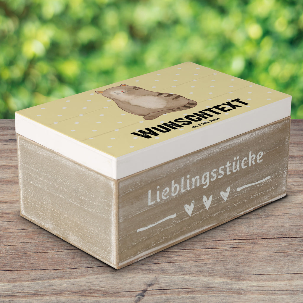 Personalisierte Holzkiste Katze sitzend Holzkiste mit Namen, Kiste mit Namen, Schatzkiste mit Namen, Truhe mit Namen, Schatulle mit Namen, Erinnerungsbox mit Namen, Erinnerungskiste, mit Namen, Dekokiste mit Namen, Aufbewahrungsbox mit Namen, Holzkiste Personalisiert, Kiste Personalisiert, Schatzkiste Personalisiert, Truhe Personalisiert, Schatulle Personalisiert, Erinnerungsbox Personalisiert, Erinnerungskiste Personalisiert, Dekokiste Personalisiert, Aufbewahrungsbox Personalisiert, Katze, Katzenmotiv, Katzenfan, Katzendeko, Katzenfreund, Katzenliebhaber, Katzenprodukte, Katzenartikel, Katzenaccessoires, Katzensouvenirs, Katzenliebhaberprodukte, Katzenmotive, Katzen, Kater, Mietze, Cat, Cats, Katzenhalter, Katzenbesitzerin, Haustier, Katzenliebe, Lebensinhalt, Liebe, Mittelpunkt, Familie