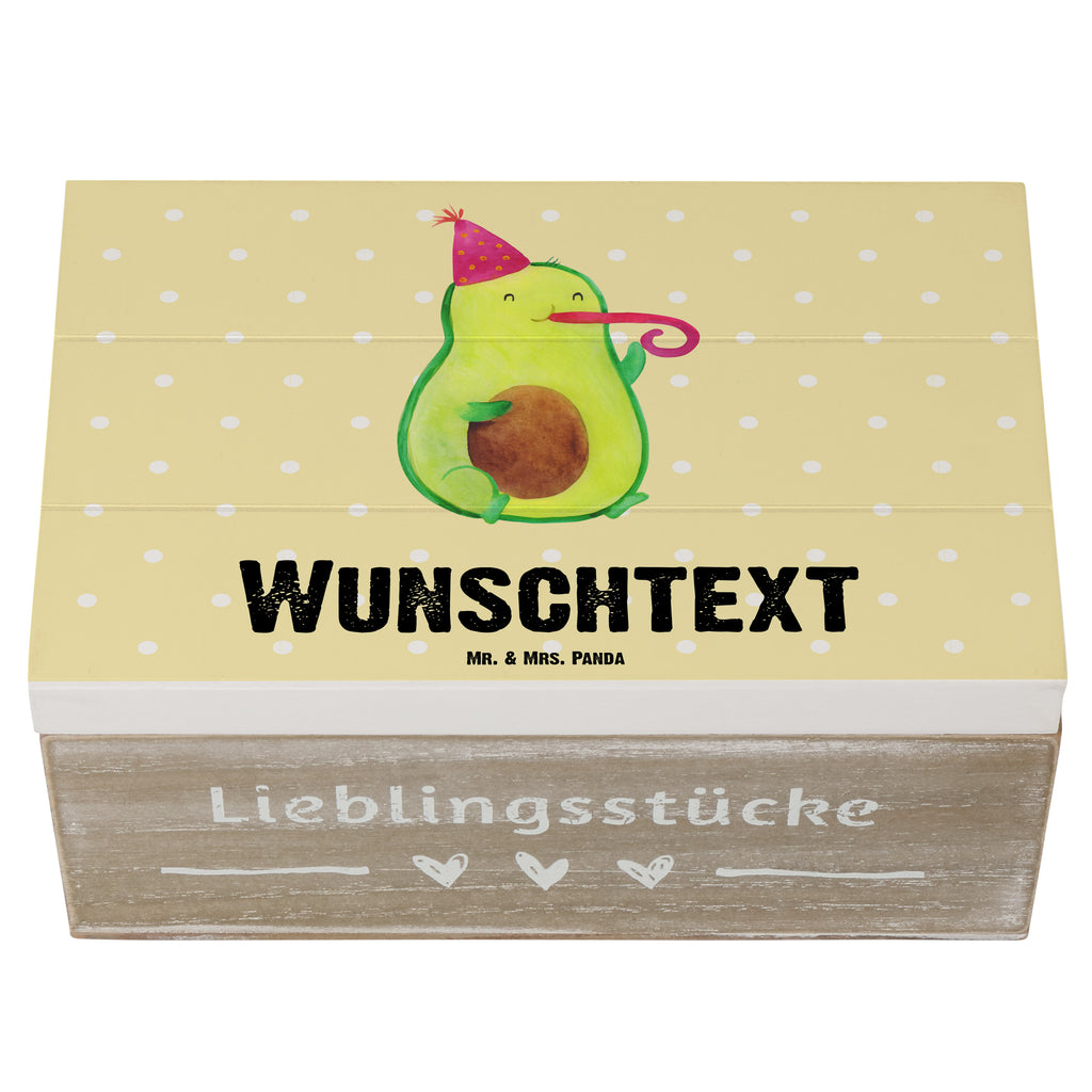Personalisierte Holzkiste Avocado Partyhupe Holzkiste mit Namen, Kiste mit Namen, Schatzkiste mit Namen, Truhe mit Namen, Schatulle mit Namen, Erinnerungsbox mit Namen, Erinnerungskiste, mit Namen, Dekokiste mit Namen, Aufbewahrungsbox mit Namen, Holzkiste Personalisiert, Kiste Personalisiert, Schatzkiste Personalisiert, Truhe Personalisiert, Schatulle Personalisiert, Erinnerungsbox Personalisiert, Erinnerungskiste Personalisiert, Dekokiste Personalisiert, Aufbewahrungsbox Personalisiert, Avocado, Veggie, Vegan, Gesund, Party, Feierlichkeit, Feier, Fete, Geburtstag, Gute Laune, Tröte