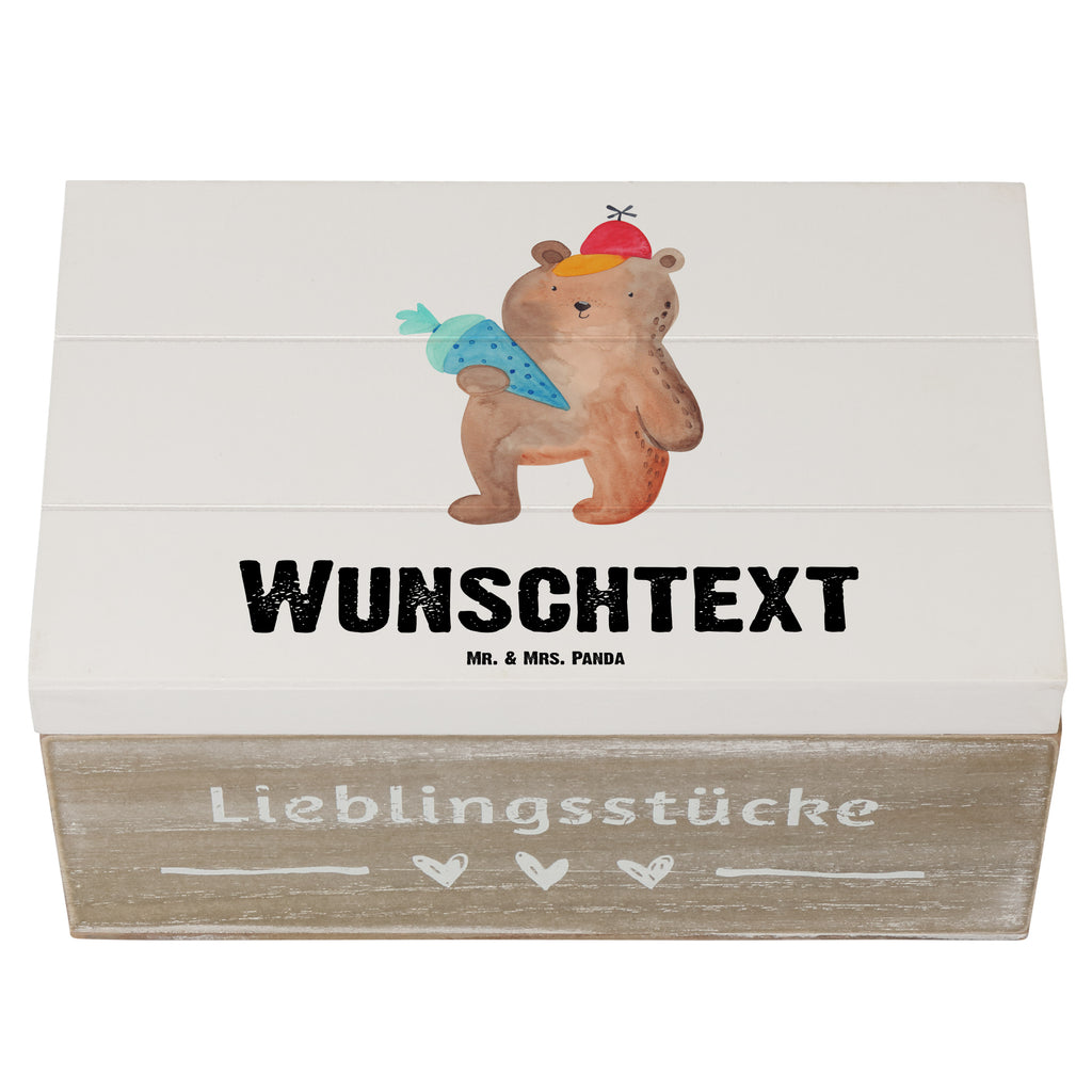 Personalisierte Holzkiste Bär mit Schultüte Holzkiste mit Namen, Kiste mit Namen, Schatzkiste mit Namen, Truhe mit Namen, Schatulle mit Namen, Erinnerungsbox mit Namen, Erinnerungskiste, mit Namen, Dekokiste mit Namen, Aufbewahrungsbox mit Namen, Holzkiste Personalisiert, Kiste Personalisiert, Schatzkiste Personalisiert, Truhe Personalisiert, Schatulle Personalisiert, Erinnerungsbox Personalisiert, Erinnerungskiste Personalisiert, Dekokiste Personalisiert, Aufbewahrungsbox Personalisiert, Bär, Teddy, Teddybär, Bär Motiv, Schultüte, Erster Schultag Geschenk, Einschulung Geschenk, Schule Geschenk, Grundschule, Schulanfang, Schulbeginn