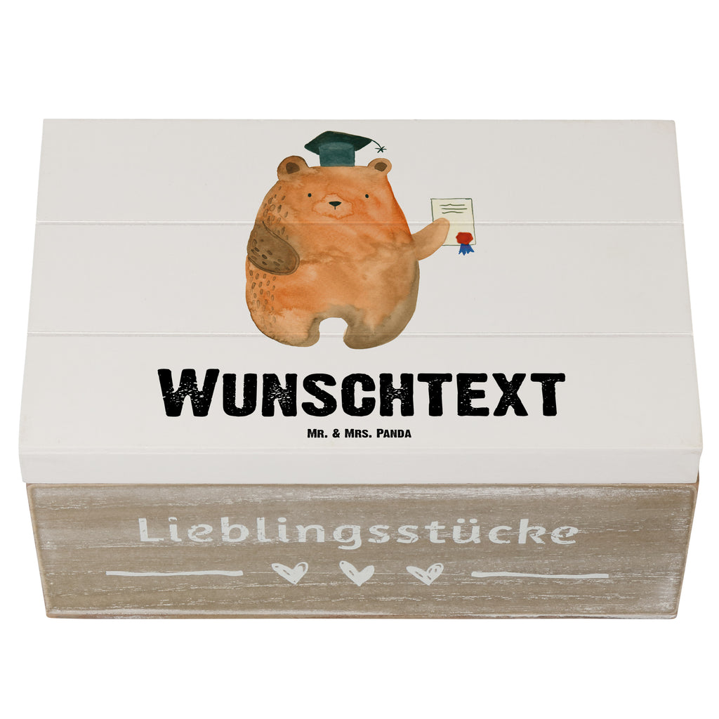 Personalisierte Holzkiste Prüfungsbär Holzkiste mit Namen, Kiste mit Namen, Schatzkiste mit Namen, Truhe mit Namen, Schatulle mit Namen, Erinnerungsbox mit Namen, Erinnerungskiste, mit Namen, Dekokiste mit Namen, Aufbewahrungsbox mit Namen, Holzkiste Personalisiert, Kiste Personalisiert, Schatzkiste Personalisiert, Truhe Personalisiert, Schatulle Personalisiert, Erinnerungsbox Personalisiert, Erinnerungskiste Personalisiert, Dekokiste Personalisiert, Aufbewahrungsbox Personalisiert, Bär, Teddy, Teddybär, Abitur, Prüfungen, Prüfung bestanden, Abschluss, Zeugnis, Abschlusszeugnis