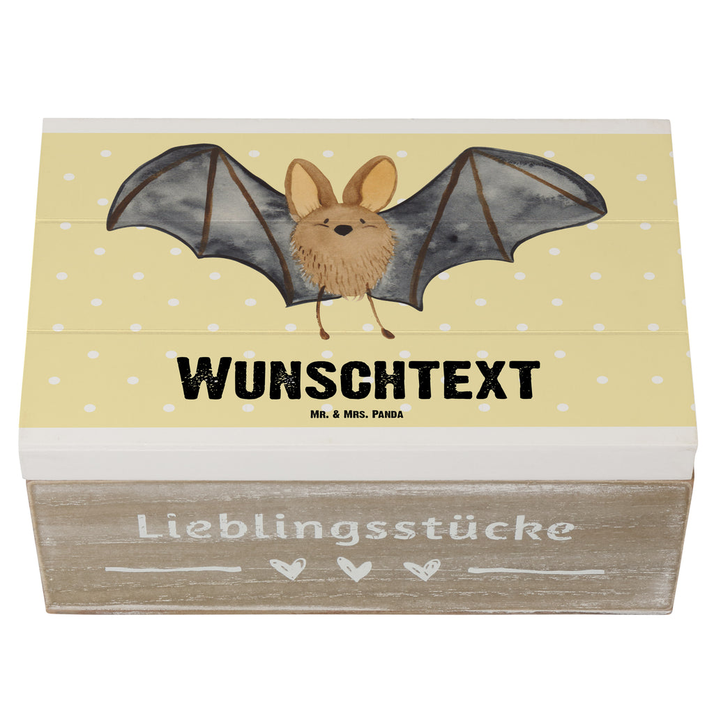 Personalisierte Holzkiste Fledermaus Flügel Holzkiste mit Namen, Kiste mit Namen, Schatzkiste mit Namen, Truhe mit Namen, Schatulle mit Namen, Erinnerungsbox mit Namen, Erinnerungskiste, mit Namen, Dekokiste mit Namen, Aufbewahrungsbox mit Namen, Holzkiste Personalisiert, Kiste Personalisiert, Schatzkiste Personalisiert, Truhe Personalisiert, Schatulle Personalisiert, Erinnerungsbox Personalisiert, Erinnerungskiste Personalisiert, Dekokiste Personalisiert, Aufbewahrungsbox Personalisiert, süße Tiermotive, gute Laune, lustige Sprüche, Tiere